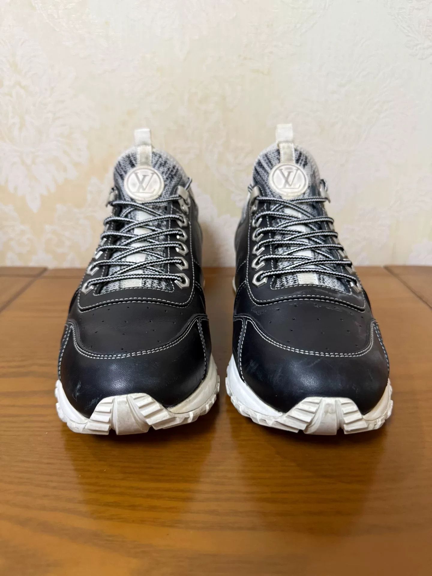 Louis Vuitton Louis Vuitton Running Multi Lowtop Sneakers 9 Men Size US 9 / EU 42 - 2 Thumbnail