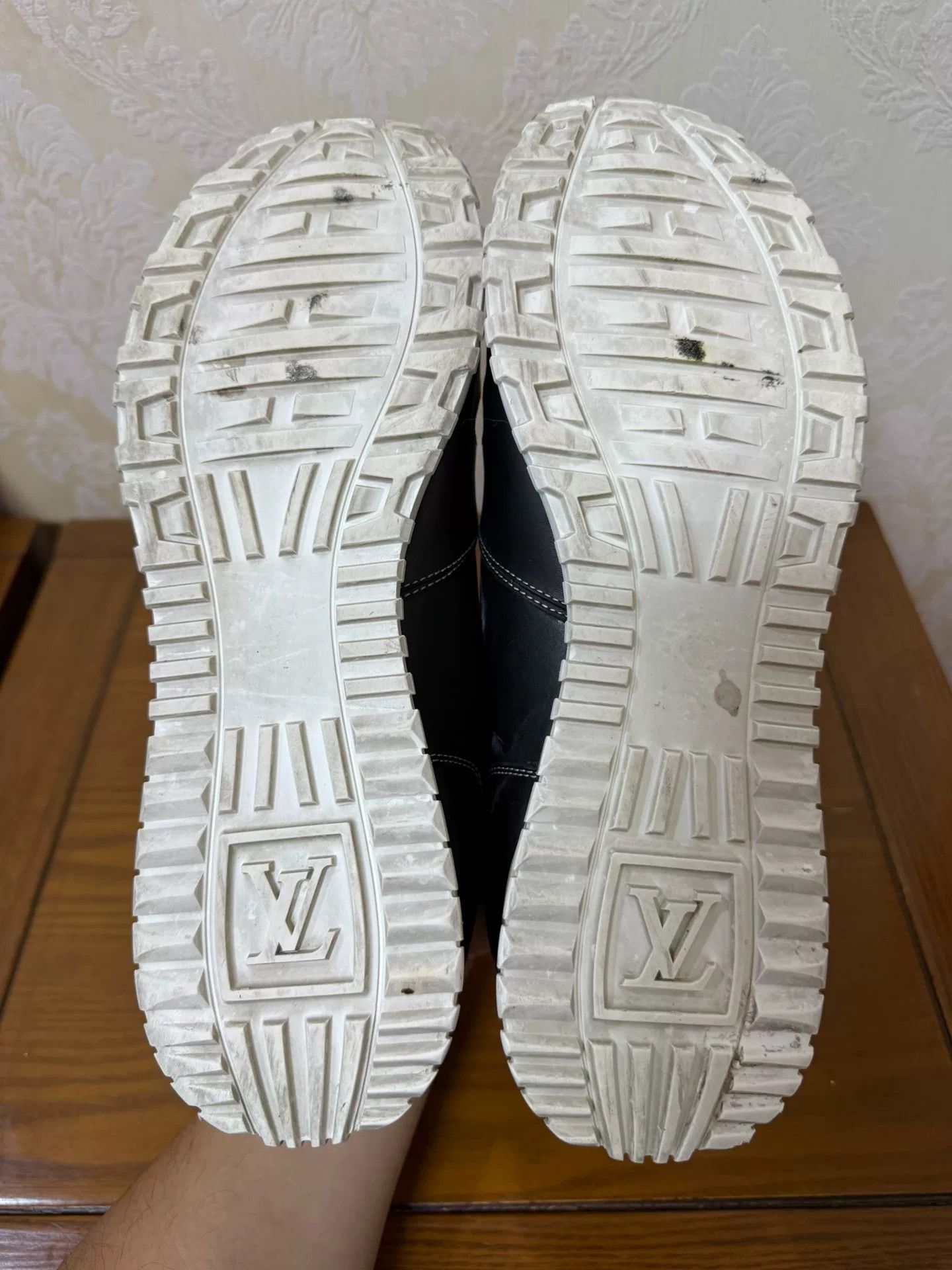 Louis Vuitton Louis Vuitton Running Multi Lowtop Sneakers 9 Men Size US 9 / EU 42 - 4 Thumbnail