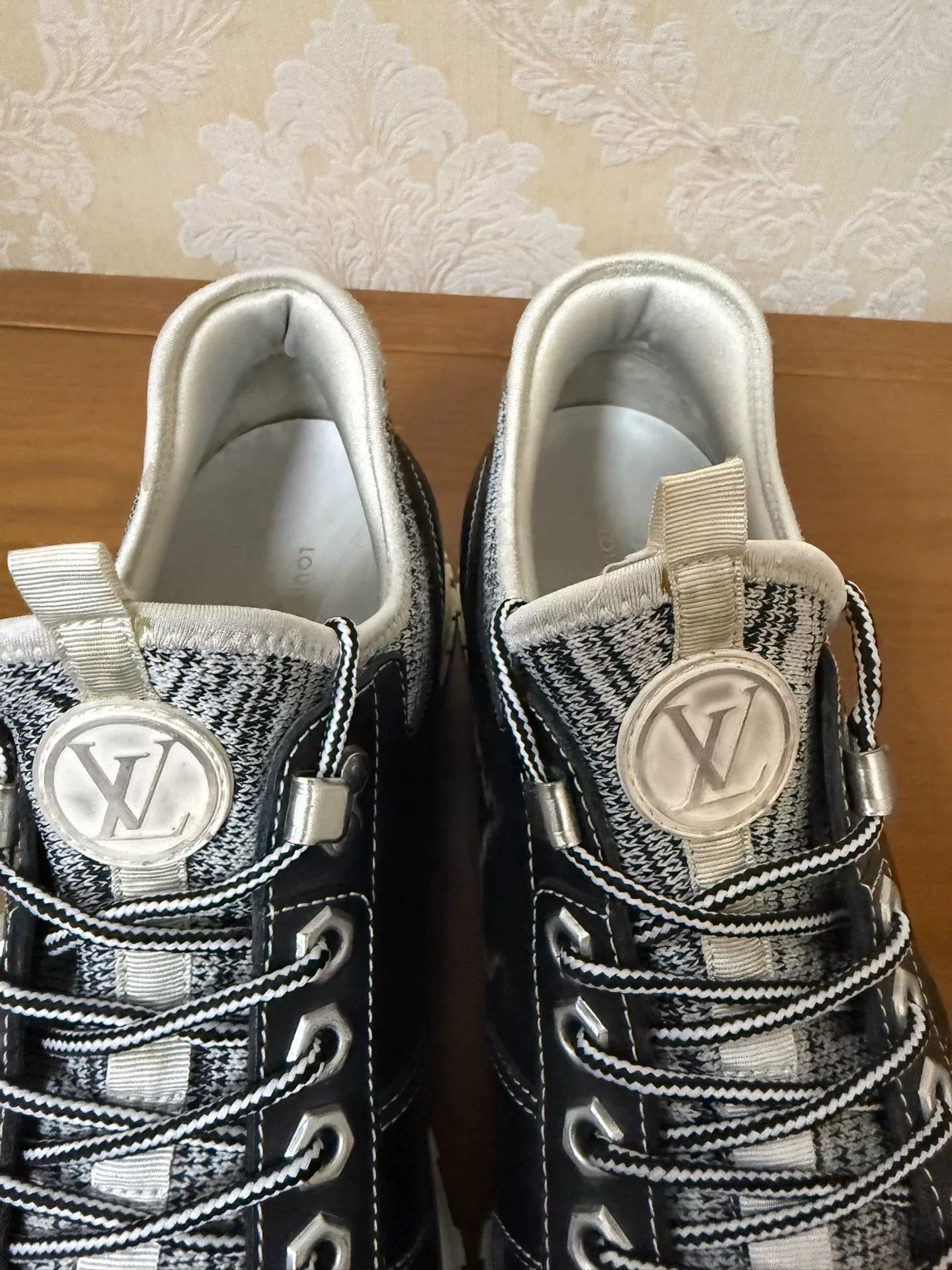Louis Vuitton Louis Vuitton Running Multi Lowtop Sneakers 9 Men Size US 9 / EU 42 - 6 Thumbnail