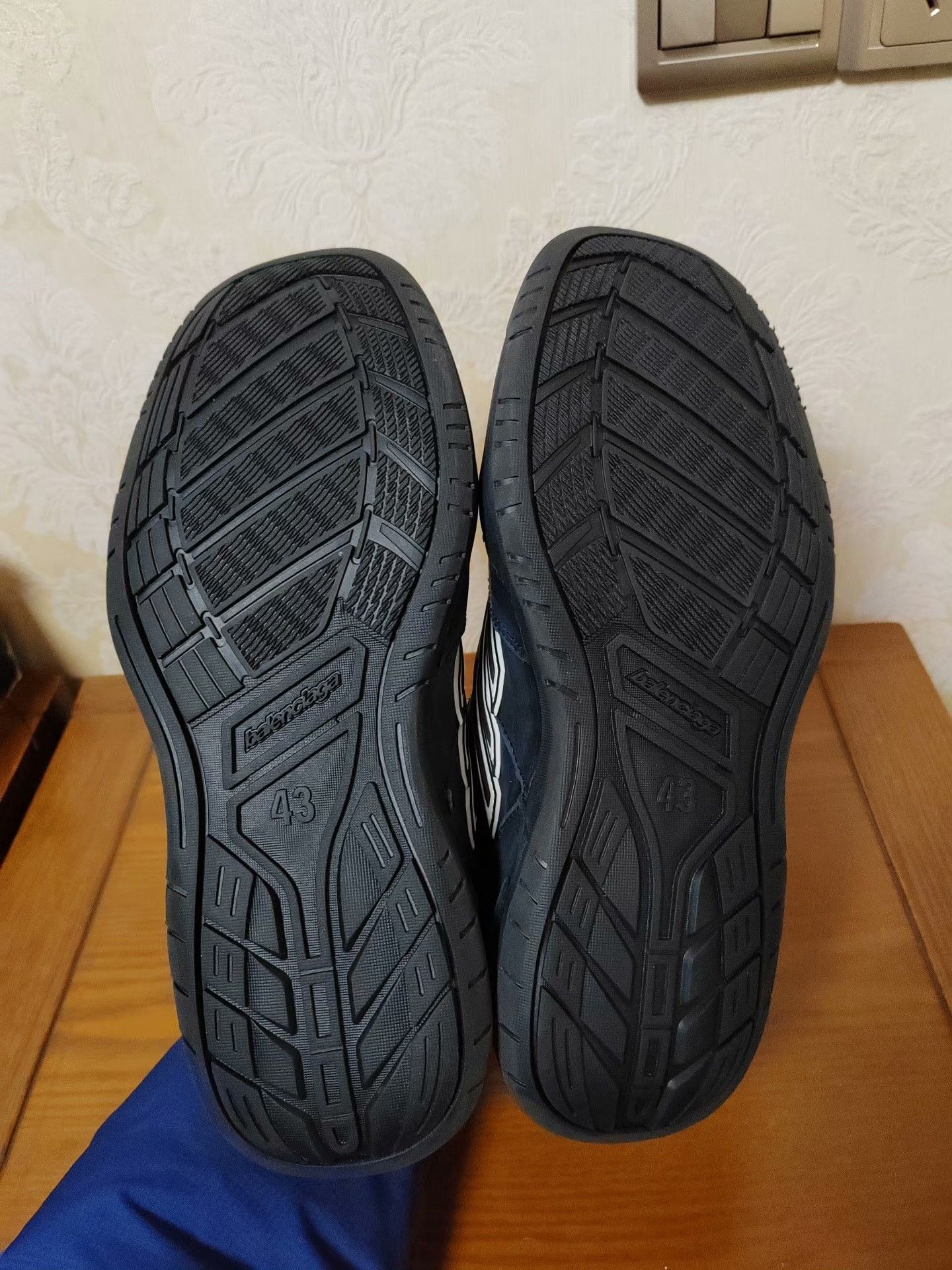 Balenciaga Balenciaga Black Lowtop Sneakers 10 Men Size US 10 / EU 43 - 3 Thumbnail