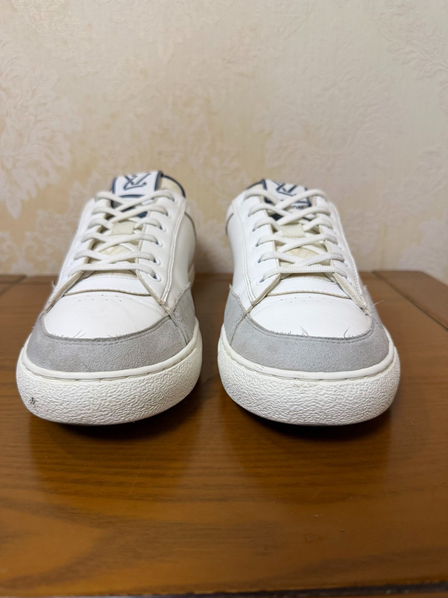 Louis Vuitton Louis Vuitton Black Lowtop Sneakers 10.5 Men Size US 10.5 / EU 43-44 - 2 Thumbnail