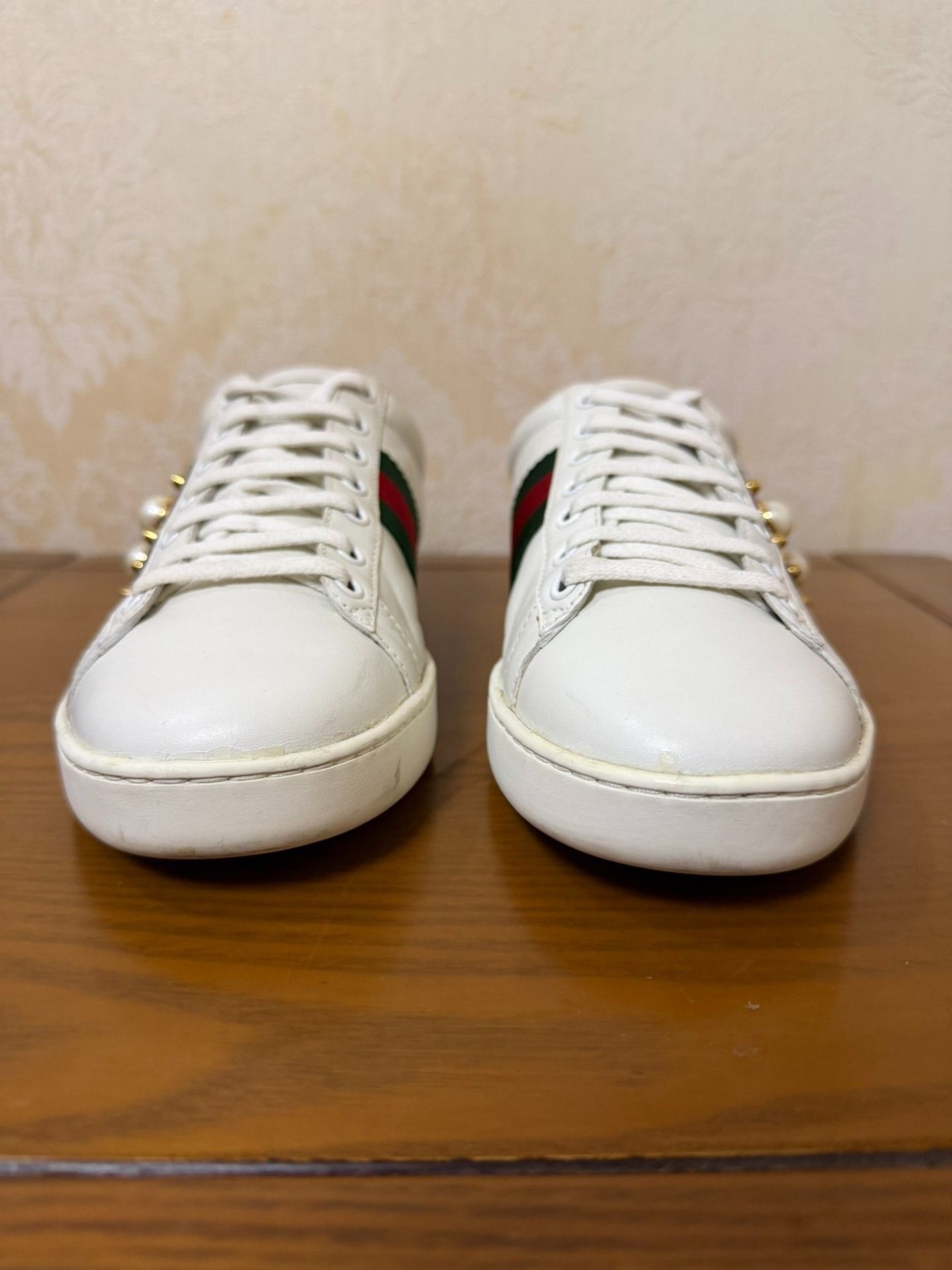 Gucci Gucci Casual White Lowtop Sneakers us_9 Women Size US 9 / IT 39 - 2 Thumbnail