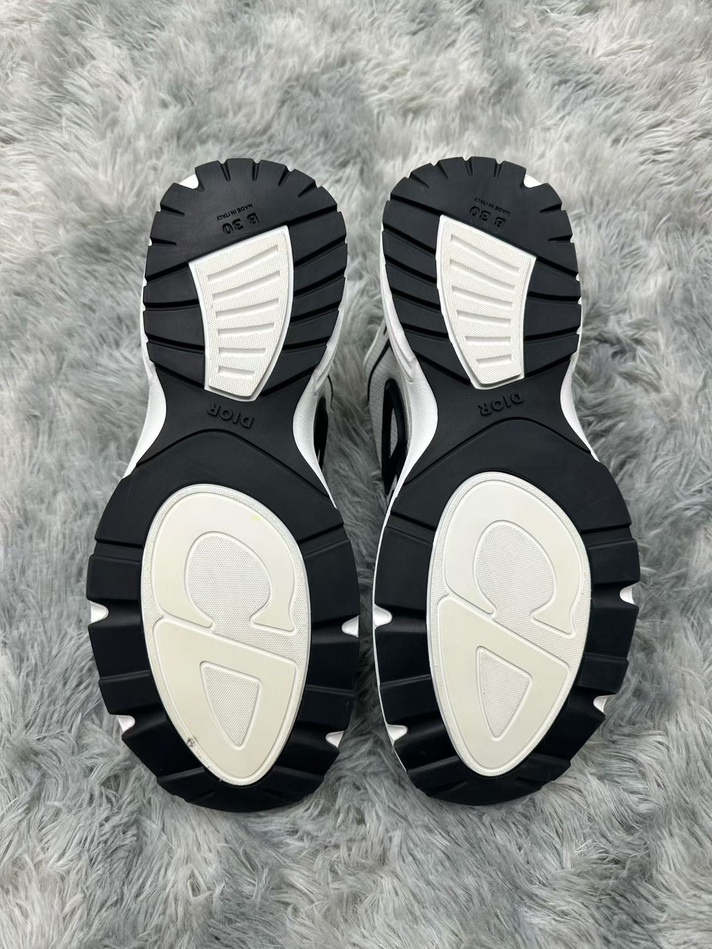 Dior Dior White Lowtop Sneakers 12 Men Size US 12 / EU 45 - 5 Thumbnail