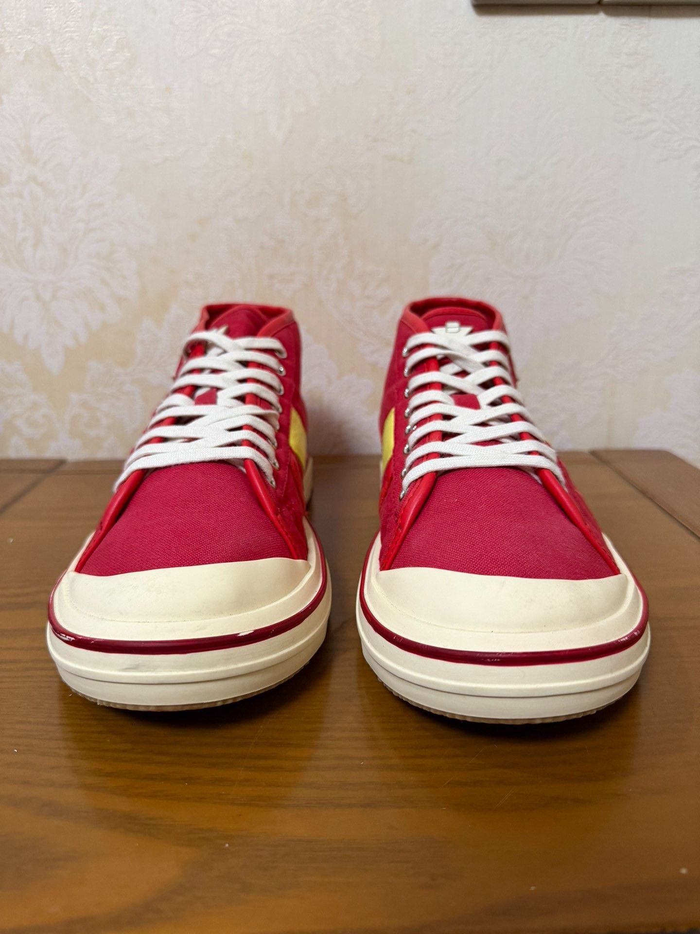 Bottega Veneta Bottega Veneta Red Lowtop Sneakers 9 Men Size US 9 / EU 42 - 2 Thumbnail