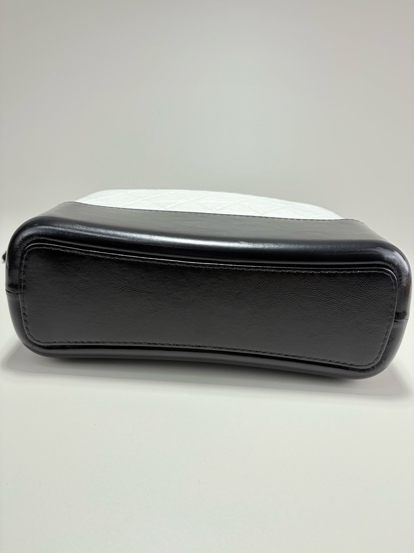 Chanel Chanel Black White Leather Boy Crossbody Bag Size ONE SIZE - 4 Thumbnail