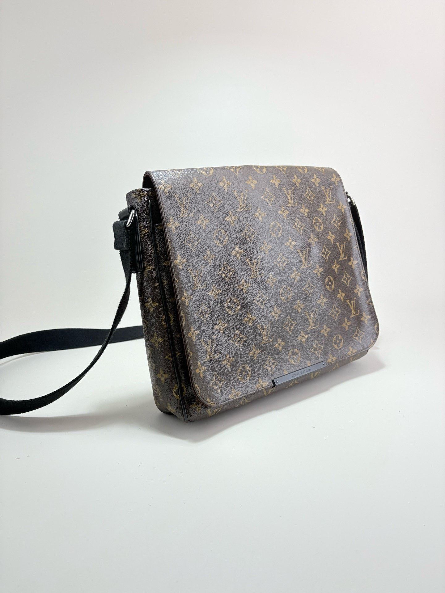 Louis Vuitton Louis Vuitton Monogram Messenger Bag Size ONE SIZE - 2 Thumbnail