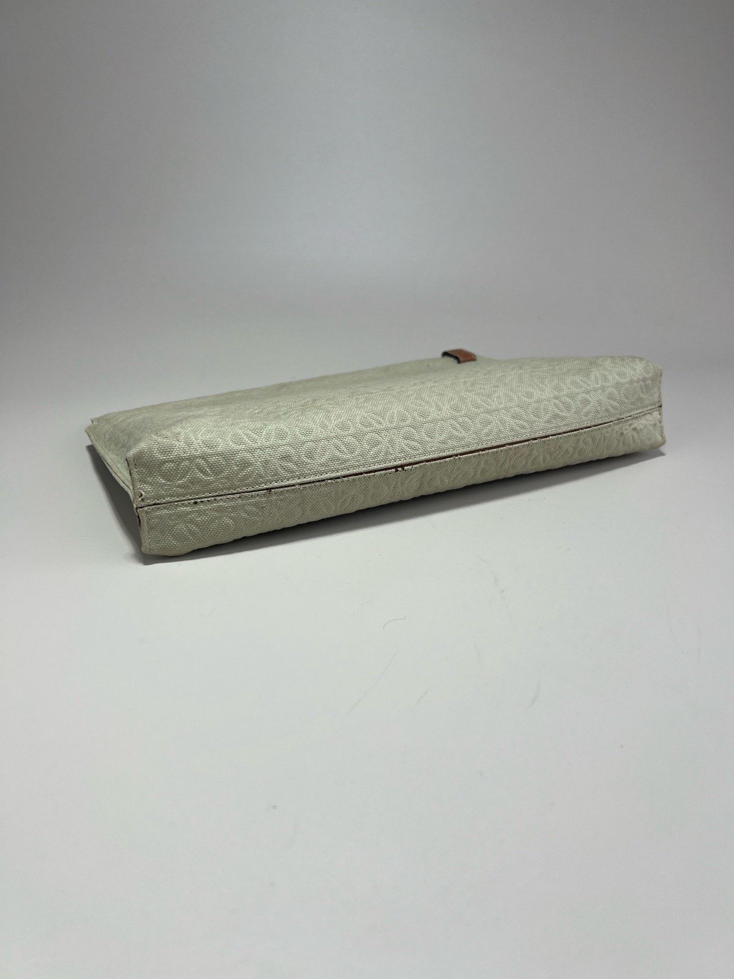 Loewe LOEWE Embossed All-Logo Clutch Size ONE SIZE - 4 Thumbnail