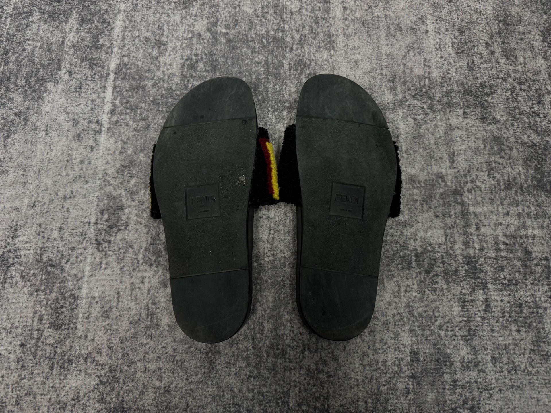 Fendi FENDI Flocked Letter Slippers Size US 9 / EU 42 - 7 Thumbnail