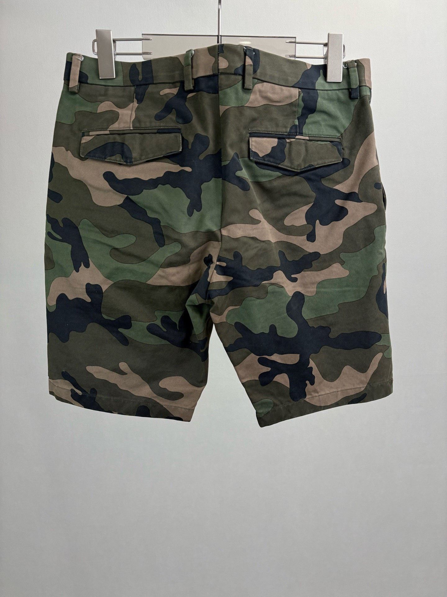 Valentino Valentino Camouflage Cargo Shorts Size US 30 / EU 46 - 2 Thumbnail