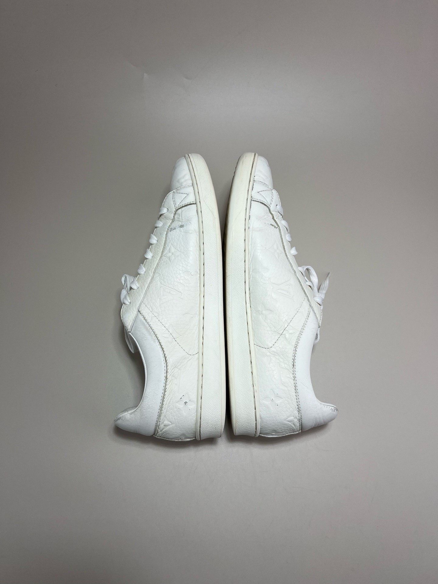Louis Vuitton Louis Vuitton White Embossed Logo Low-top Sneakers Size US 9 / EU 42 - 4 Thumbnail