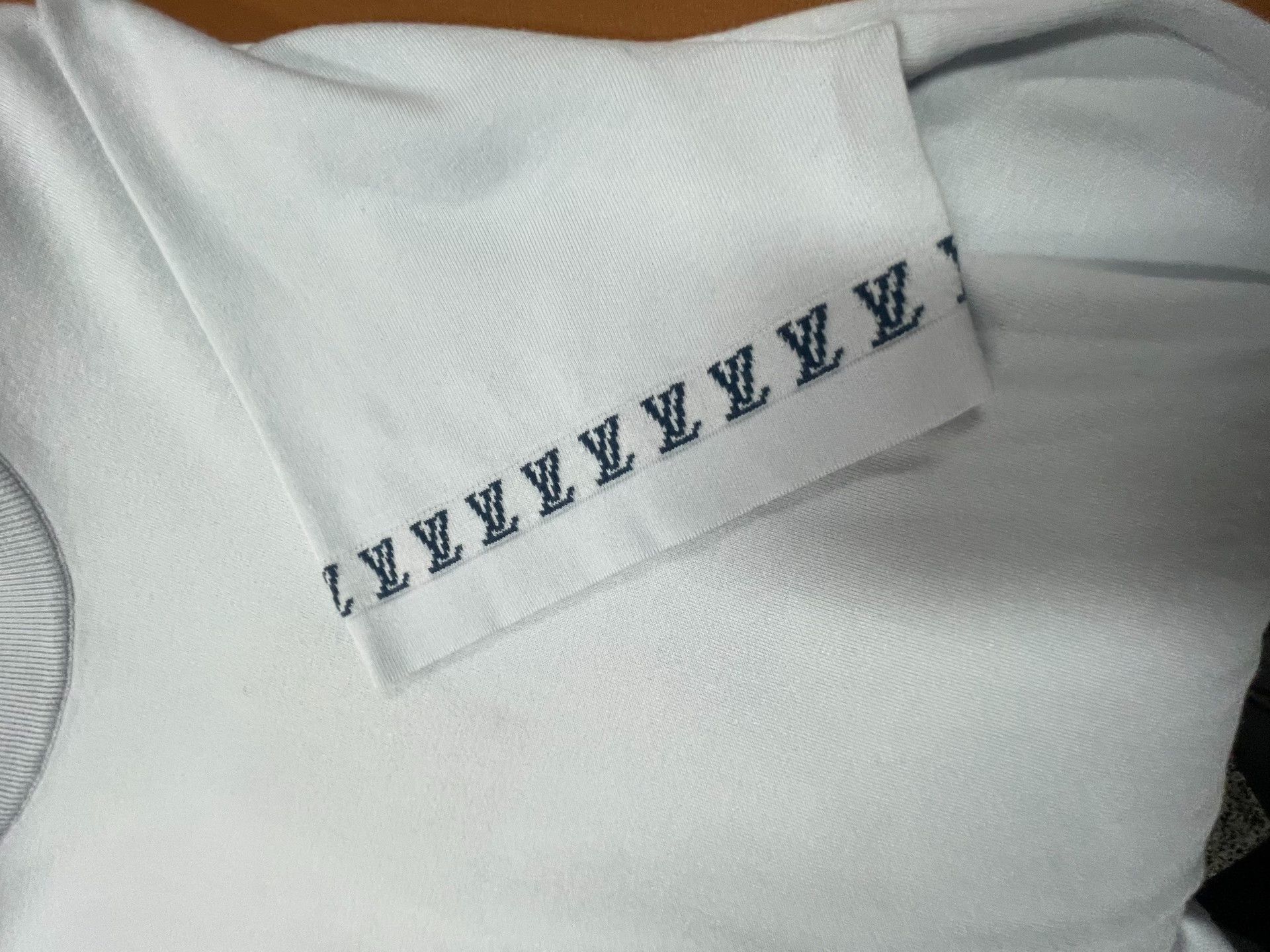 Louis Vuitton Louis Vuitton FW25 Men's Logo Print T-Shirt Size US M / EU 48-50 / 2 - 4 Thumbnail