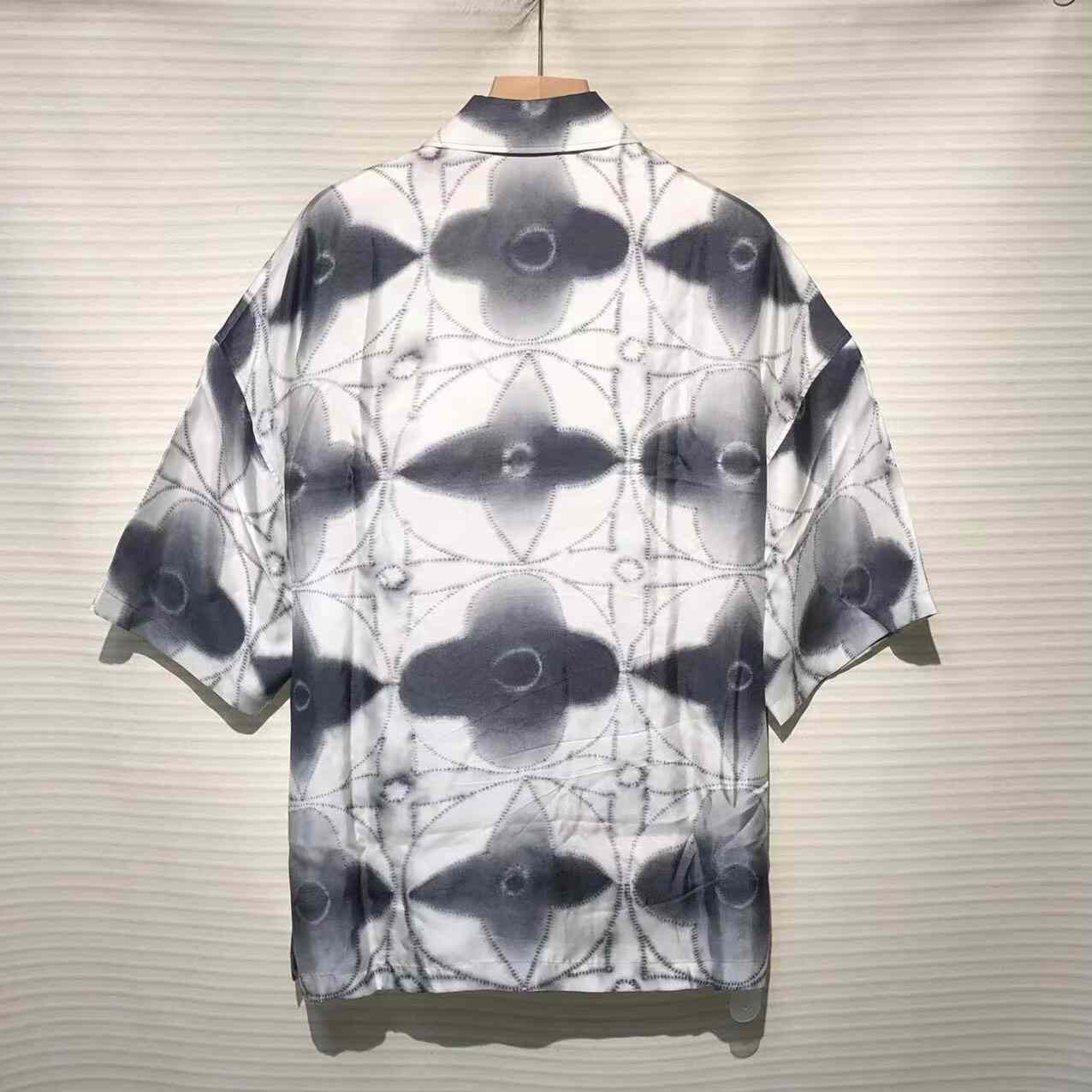 Louis Vuitton LV Monogram Print Short Sleeve XS Size XS / US 0-2 / IT 36-38 - 2 Thumbnail