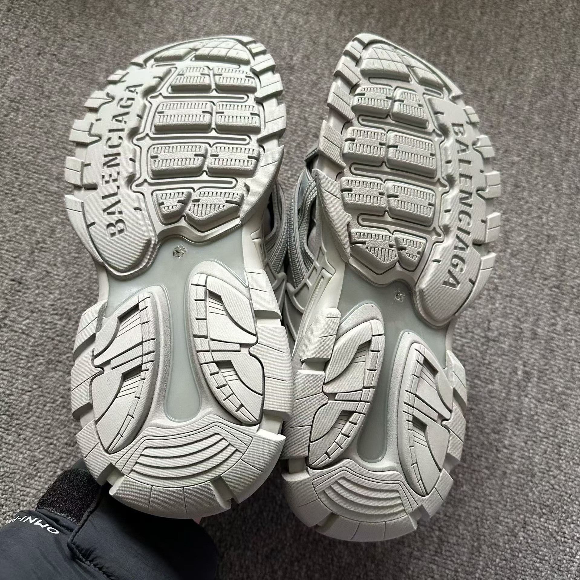 Balenciaga Balenciaga Gray Sandals 7 Men Size US 7 / EU 40 - 3 Thumbnail