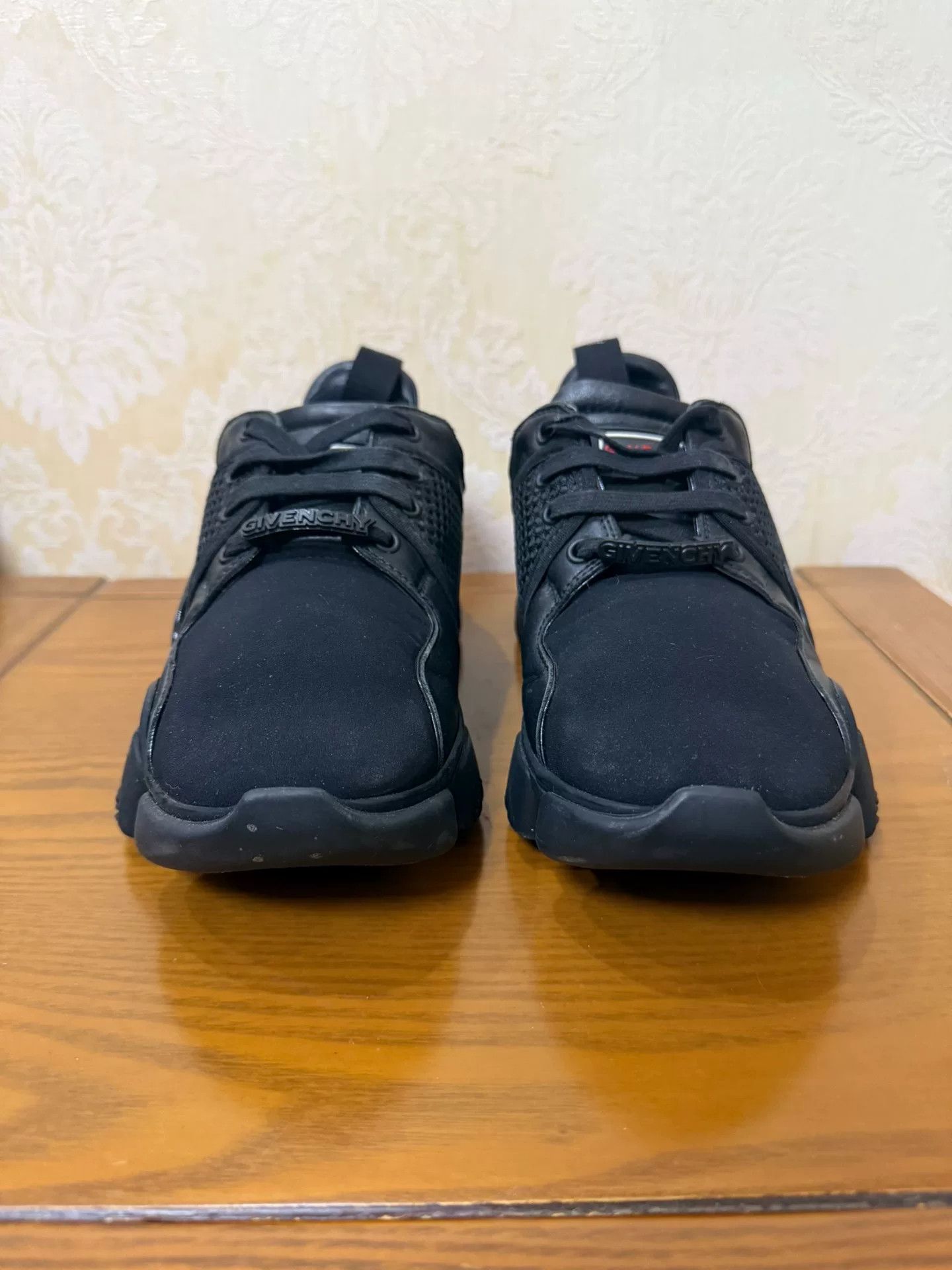 Givenchy Givenchy Orange Lowtop Sneakers 8 Men Size US 8 / EU 41 - 2 Thumbnail