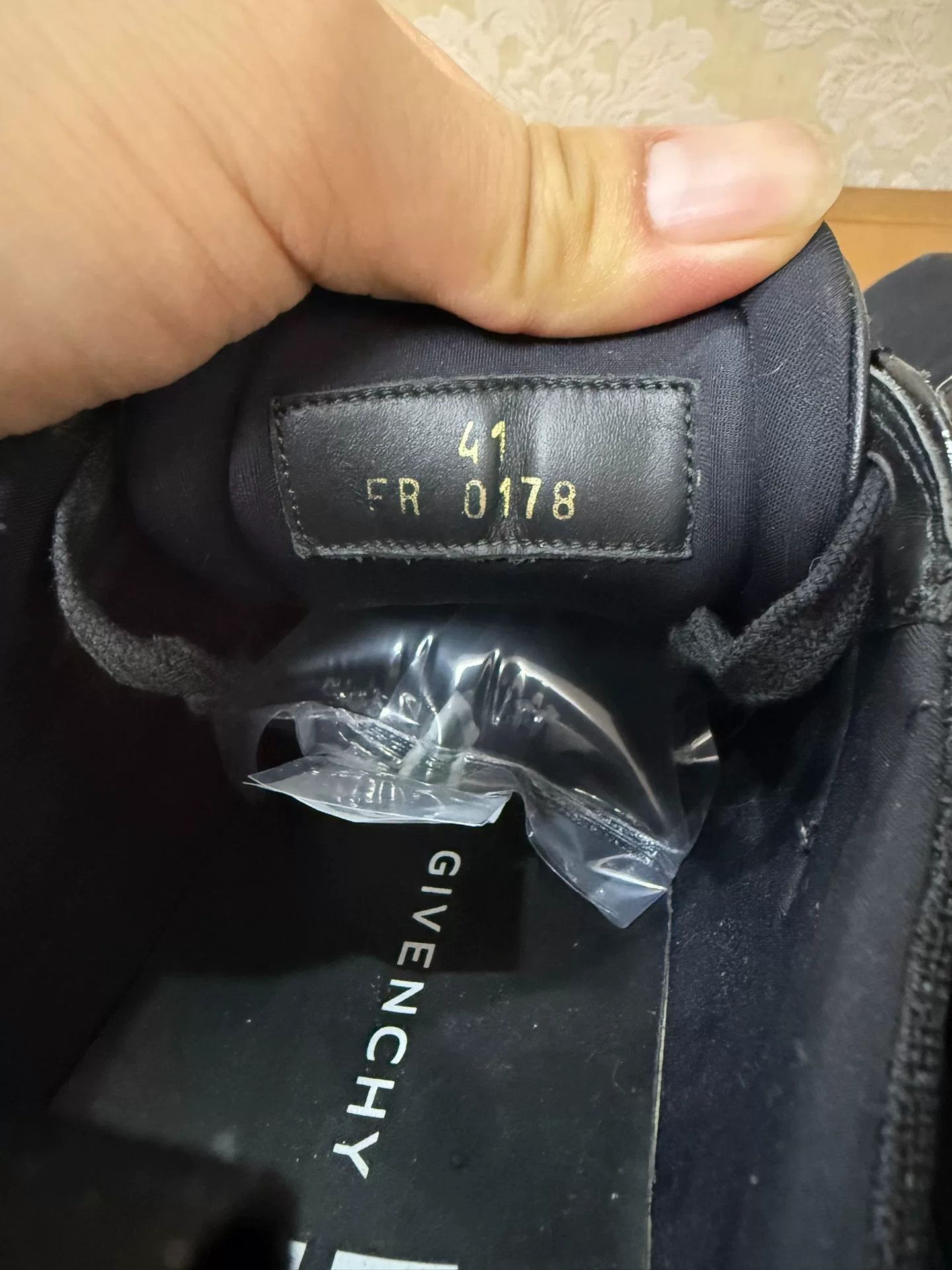 Givenchy Givenchy Orange Lowtop Sneakers 8 Men Size US 8 / EU 41 - 7 Thumbnail