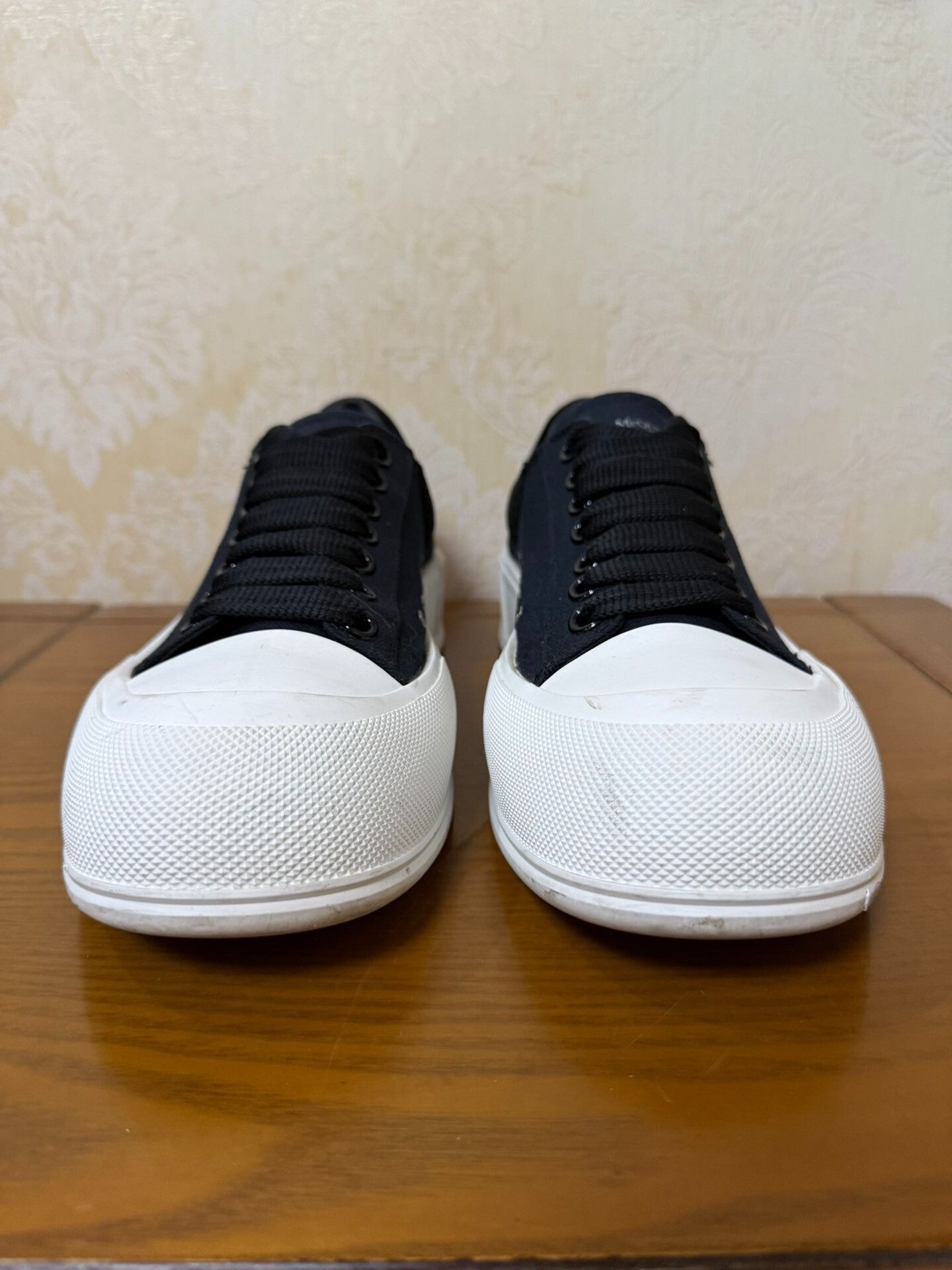 Alexander McQueen Alexander McQueen Canvas Black Lowtop Sneakers 10 Men Size US 10 / EU 43 - 2 Thumbnail