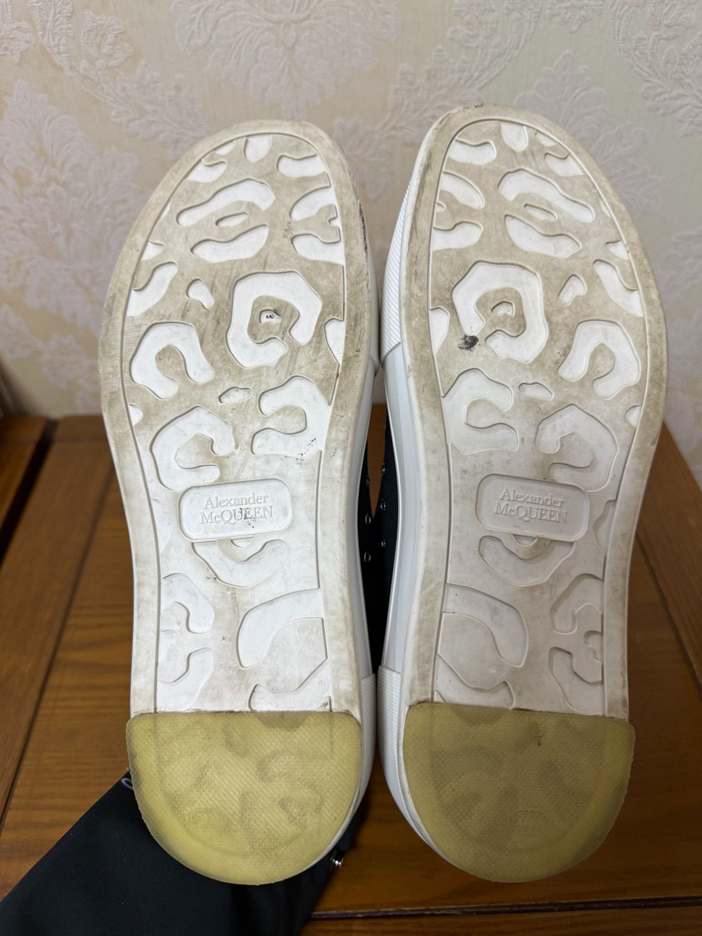 Alexander McQueen Alexander McQueen Canvas Black Lowtop Sneakers 10 Men Size US 10 / EU 43 - 4 Thumbnail