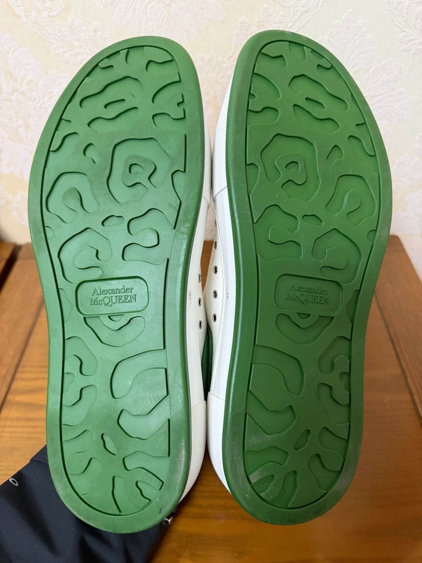 Alexander McQueen Alexander McQueen Canvas Green Lowtop Sneakers 10 Men Size US 10 / EU 43 - 4 Thumbnail