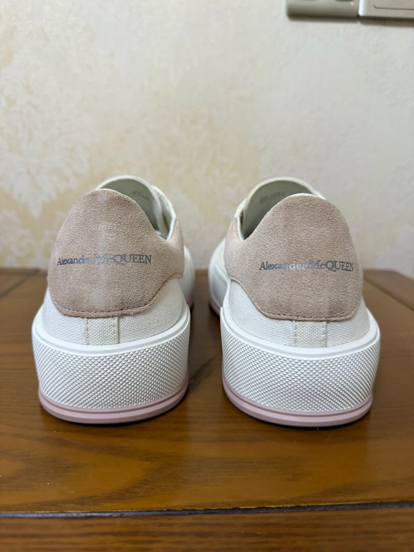Alexander McQueen Alexander McQueen Canvas White Lowtop Sneakers 10.5 Men Size US 10.5 / EU 43-44 - 3 Thumbnail