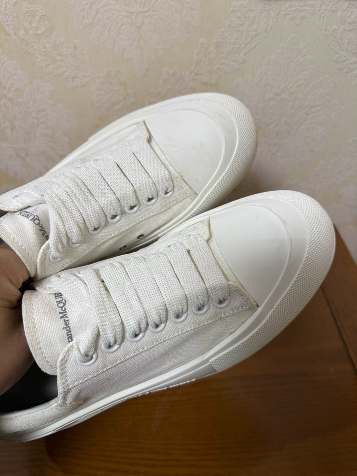 Alexander McQueen Alexander McQueen Canvas White Lowtop Sneakers 10 Men Size US 10 / EU 43 - 5 Thumbnail