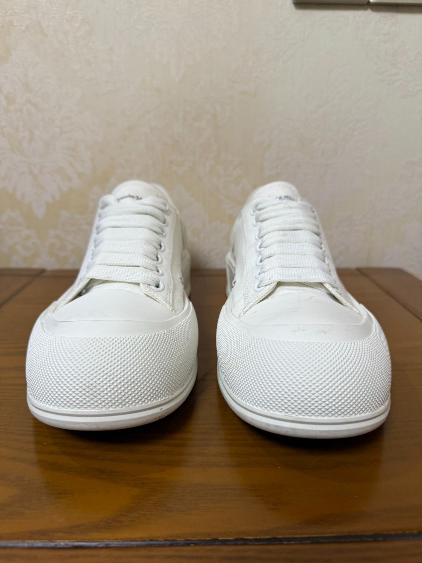 Alexander McQueen Alexander McQueen Canvas White Lowtop Sneakers 10 Men Size US 10 / EU 43 - 2 Thumbnail