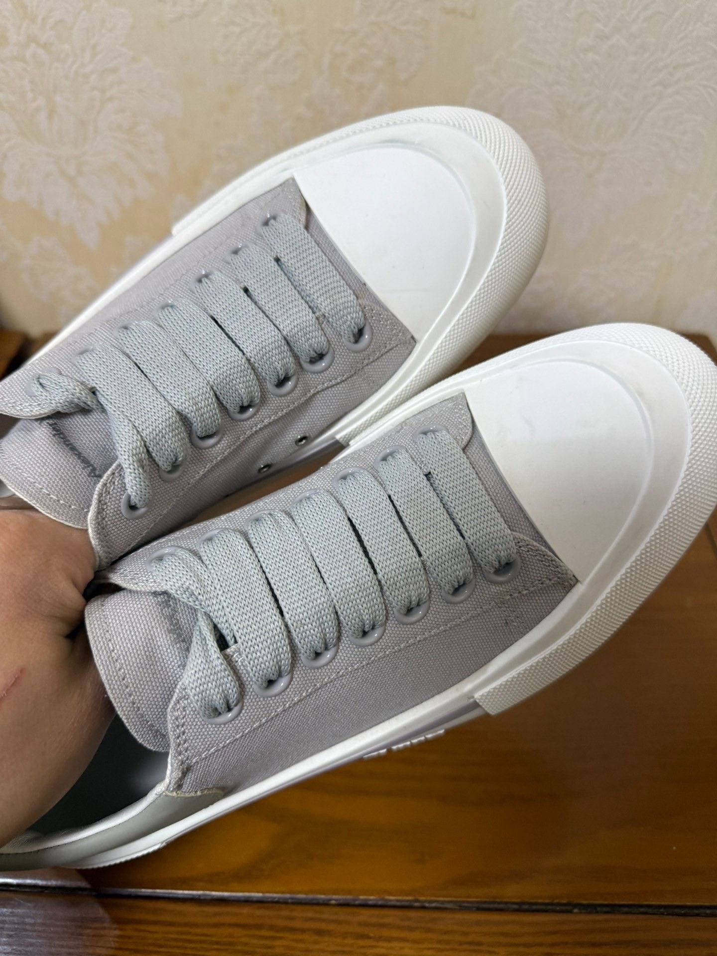 Alexander McQueen Alexander McQueen Canvas White Lowtop Sneakers 10 Men Size US 10 / EU 43 - 5 Thumbnail