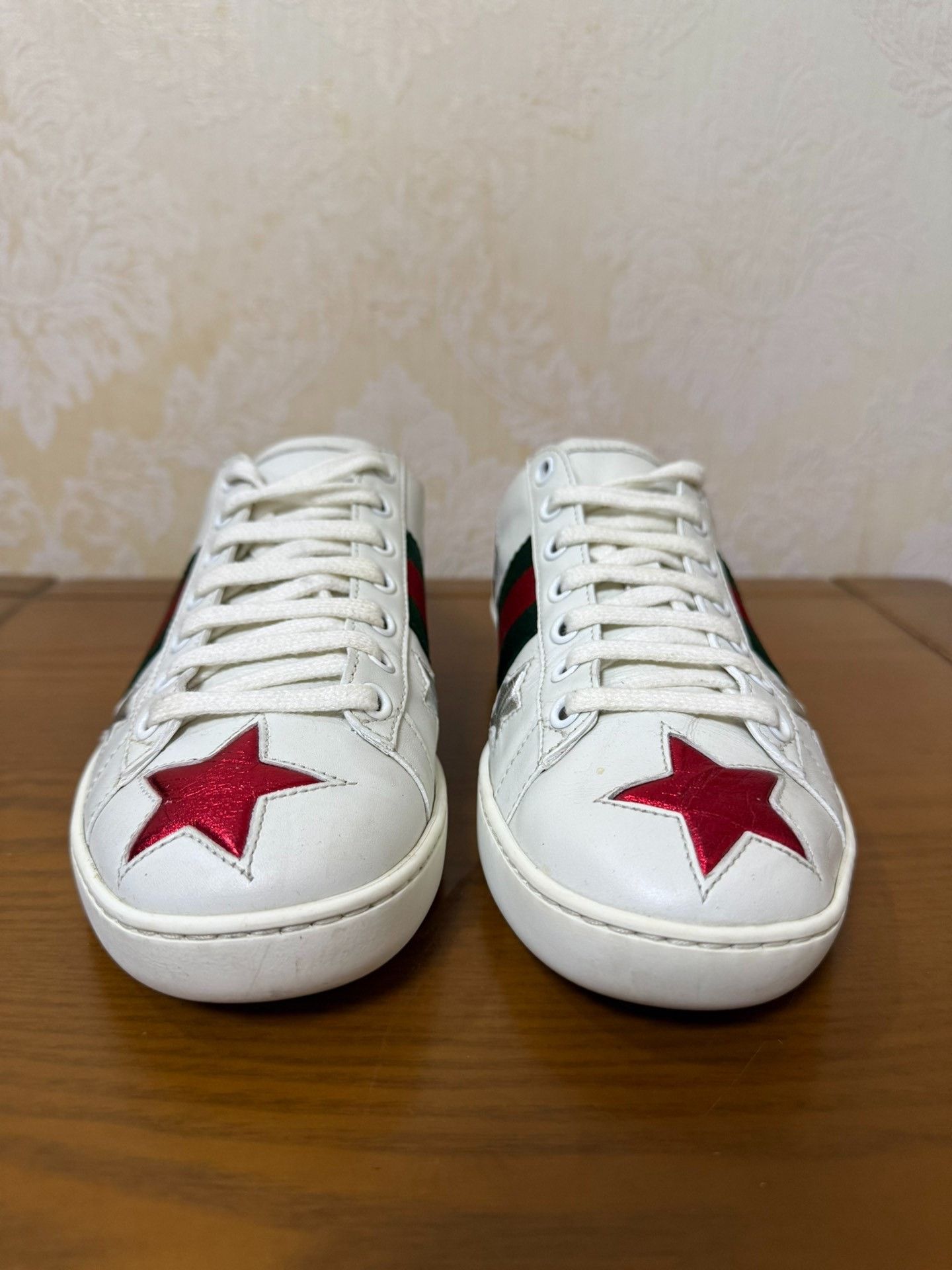 Gucci Gucci White Lowtop Sneakers us_6 Women Size US 6 / IT 36 - 2 Thumbnail