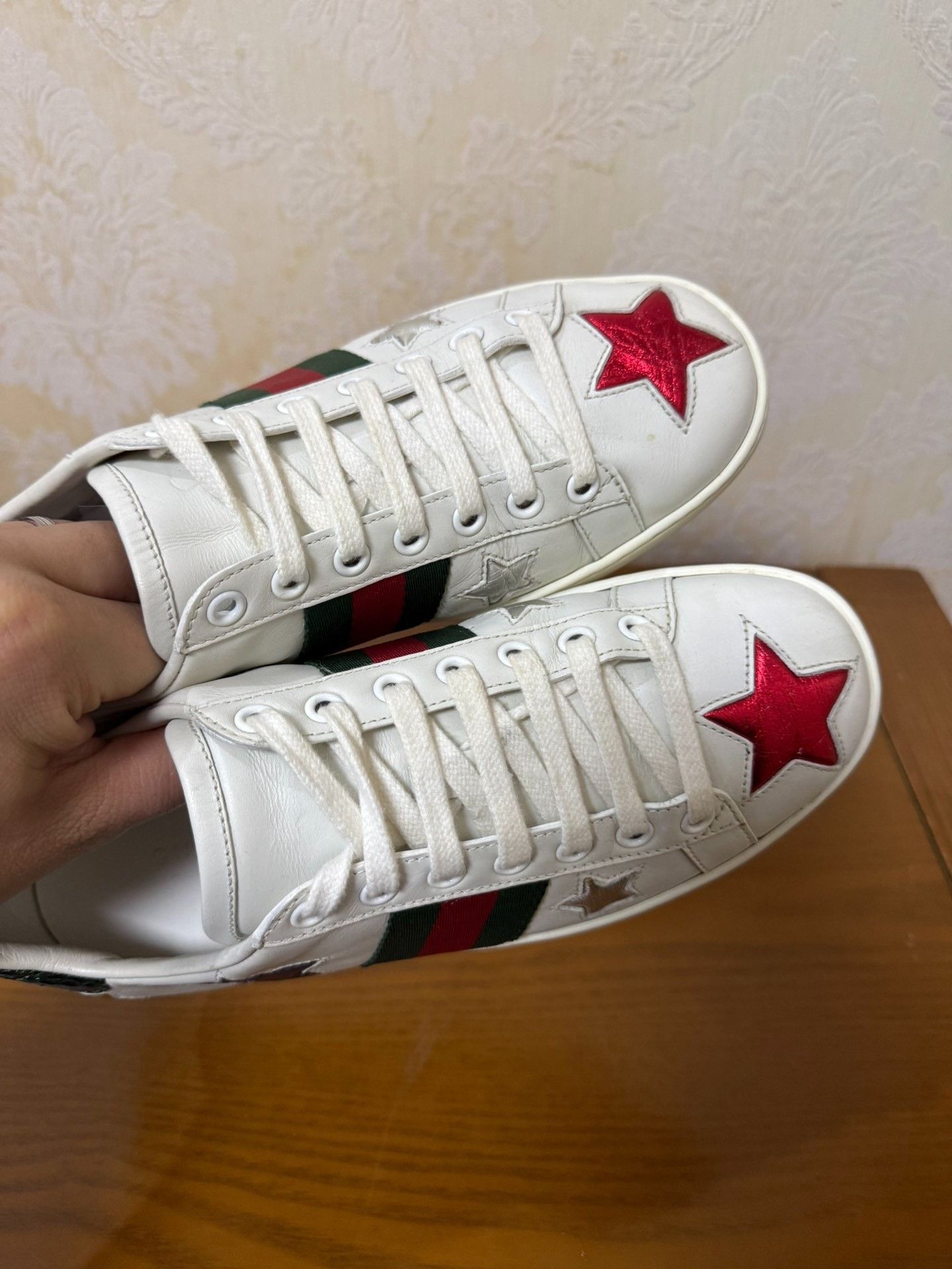 Gucci Gucci White Lowtop Sneakers us_6 Women Size US 6 / IT 36 - 5 Thumbnail