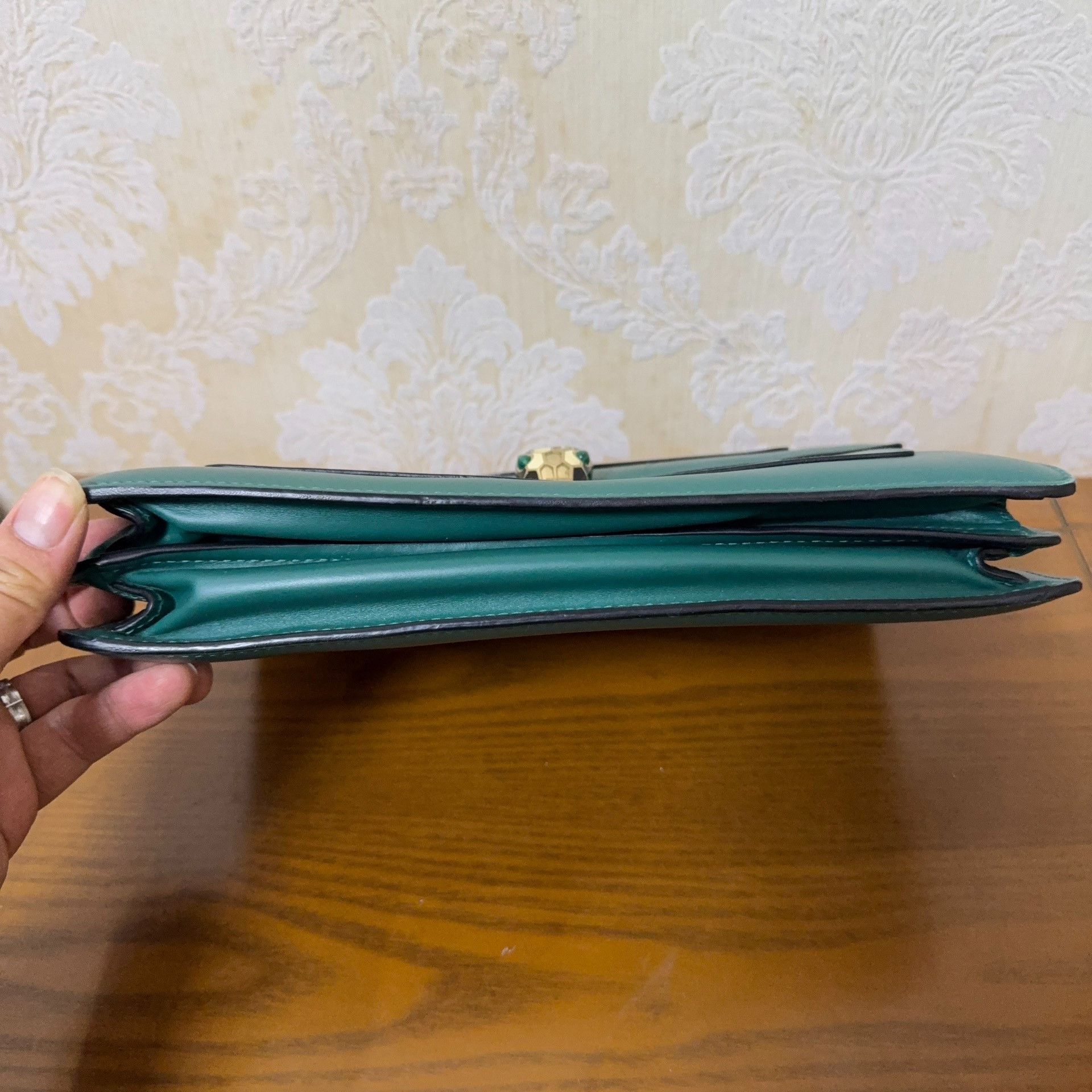 Bvlgari Bvlgari Leather Green Shoulder Bag 37 Women Size ONE SIZE - 2 Thumbnail
