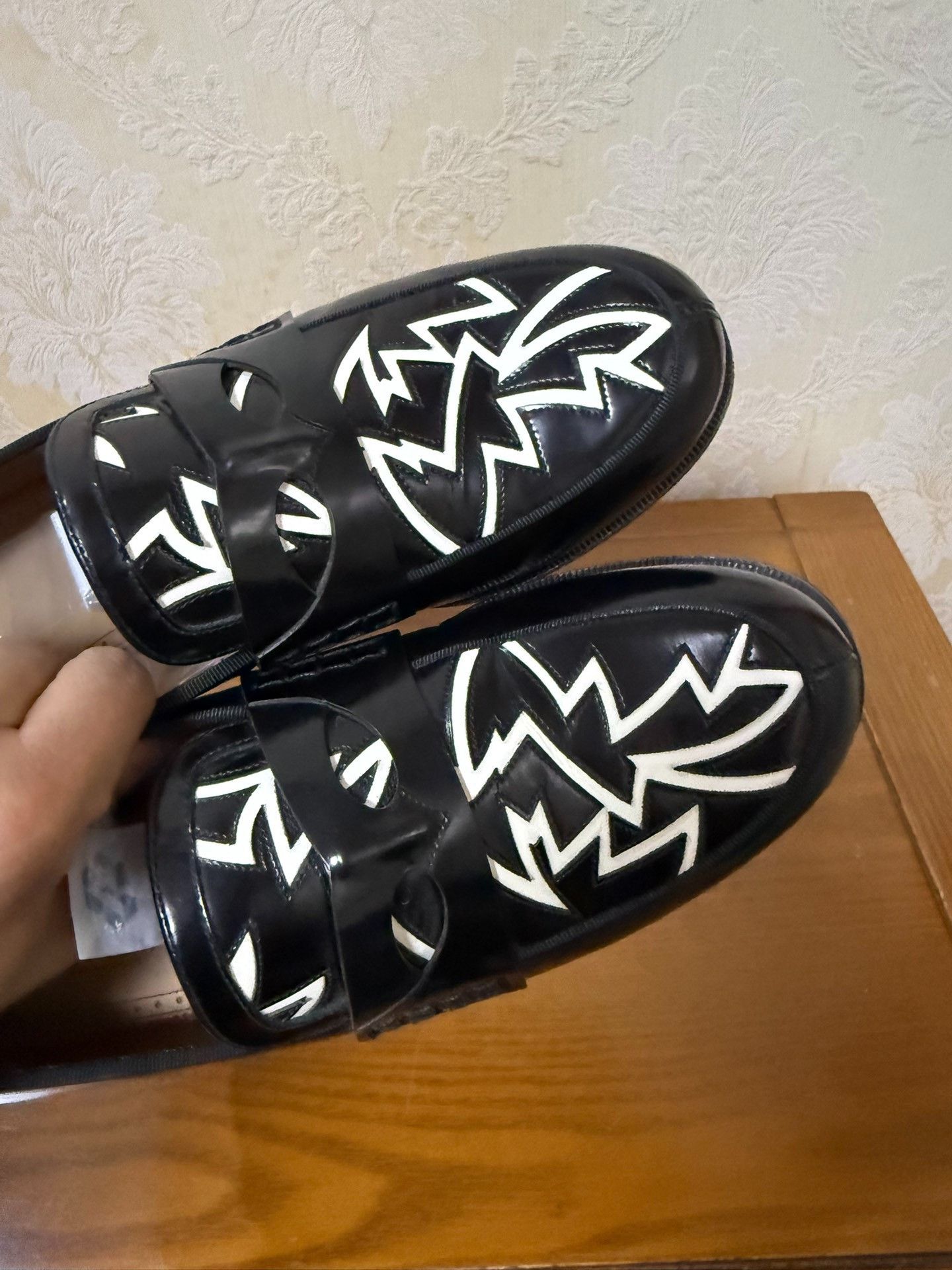 Christian Louboutin Christian Louboutin Casual Red Slip Ons 7.5 Men Size US 7.5 / EU 40-41 - 5 Thumbnail