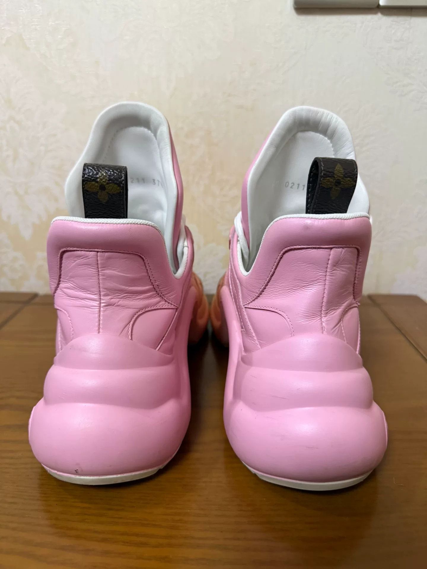 Louis Vuitton Louis Vuitton Tie-Dye Gradient Multi Lowtop Sneakers Women Size US 7.5 / IT 37.5 - 3 Thumbnail