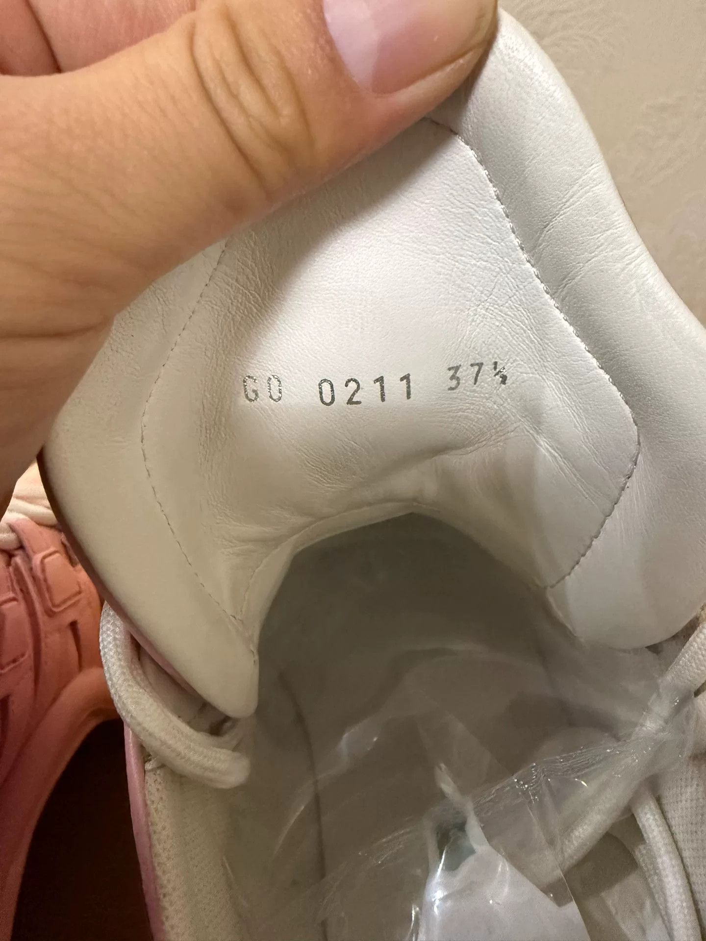 Louis Vuitton Louis Vuitton Tie-Dye Gradient Multi Lowtop Sneakers Women Size US 7.5 / IT 37.5 - 6 Thumbnail