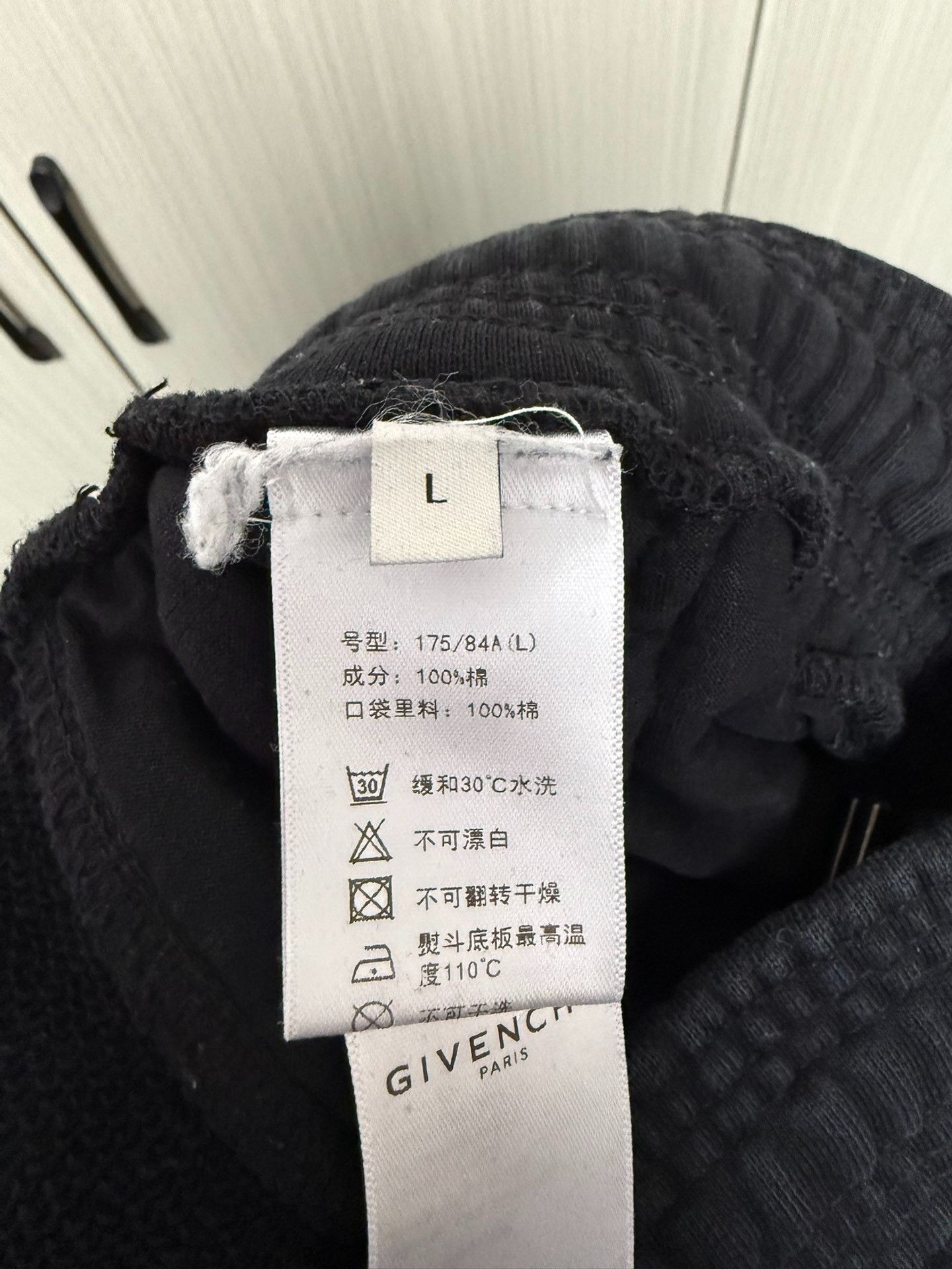 Givenchy Givenchy Embroidered Black Shorts 32 Men Size US 32 / EU 48 - 7 Thumbnail
