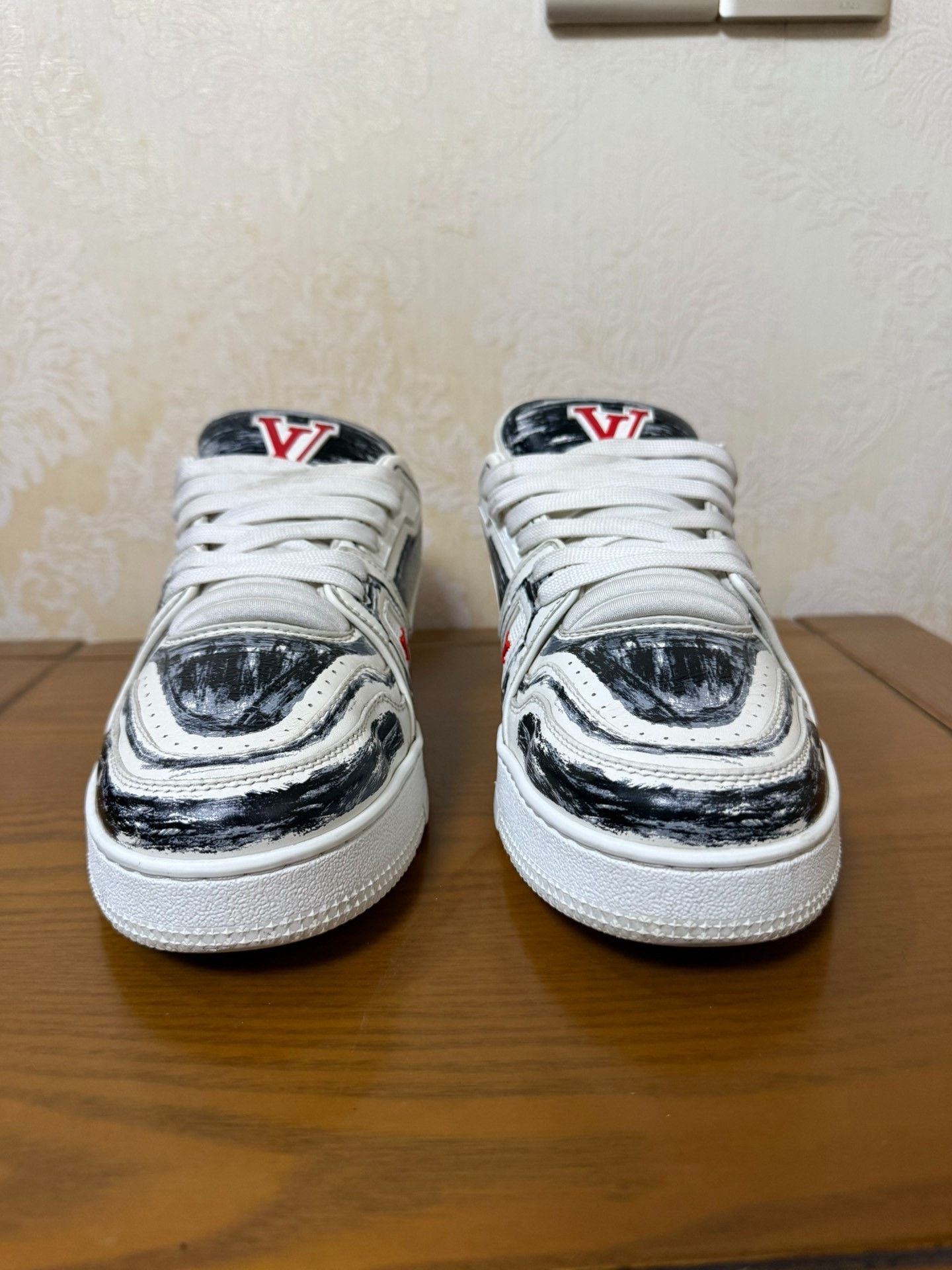 Louis Vuitton Louis Vuitton Training Black Lowtop Sneakers 41 Men Size US 8.5 / EU 41-42 - 2 Thumbnail