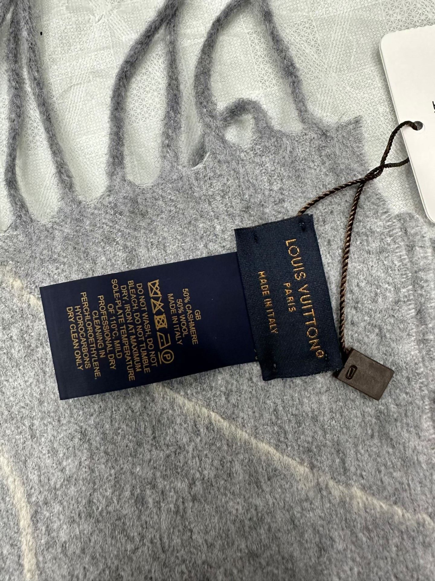 Louis Vuitton Louis Vuitton Scarf one size Men Size ONE SIZE - 2 Thumbnail