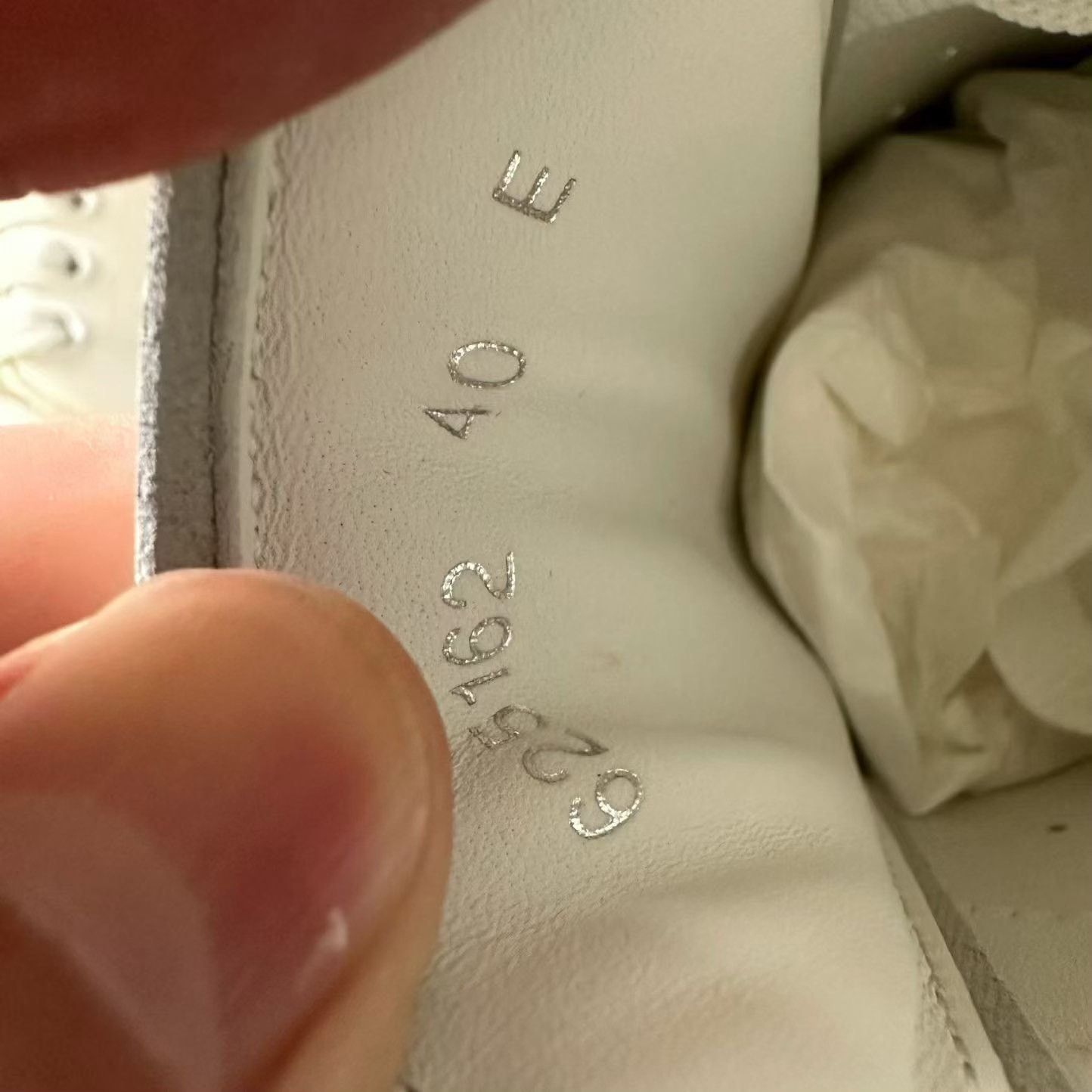 Alexander McQueen Alexander McQueen White Lowtop Sneakers 7 Men Size US 7 / EU 40 - 3 Thumbnail