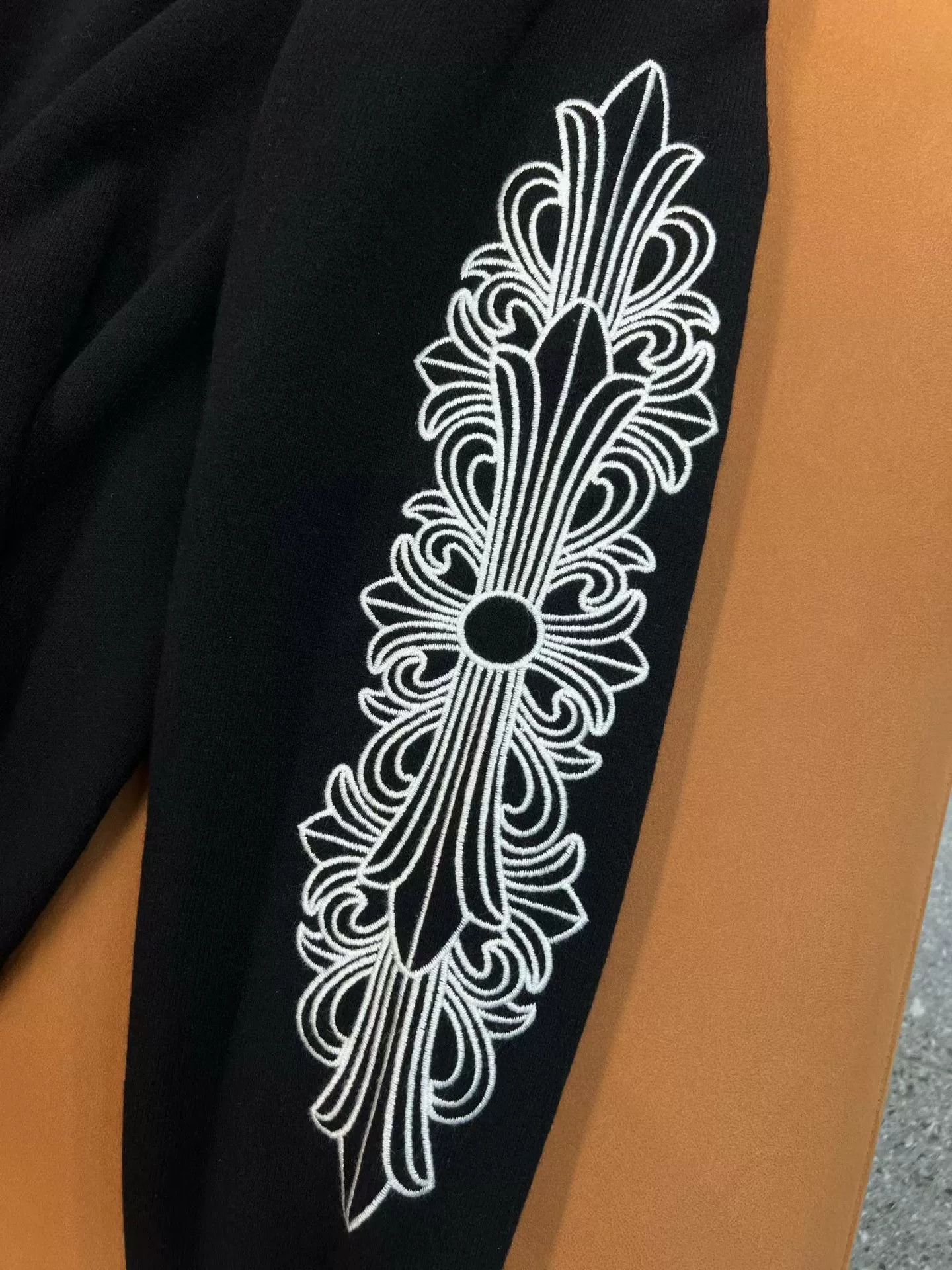 Chrome Hearts Chrome Hearts Black Vine Embroidery Cashmere Sweater Size US L / EU 52-54 / 3 - 4 Thumbnail