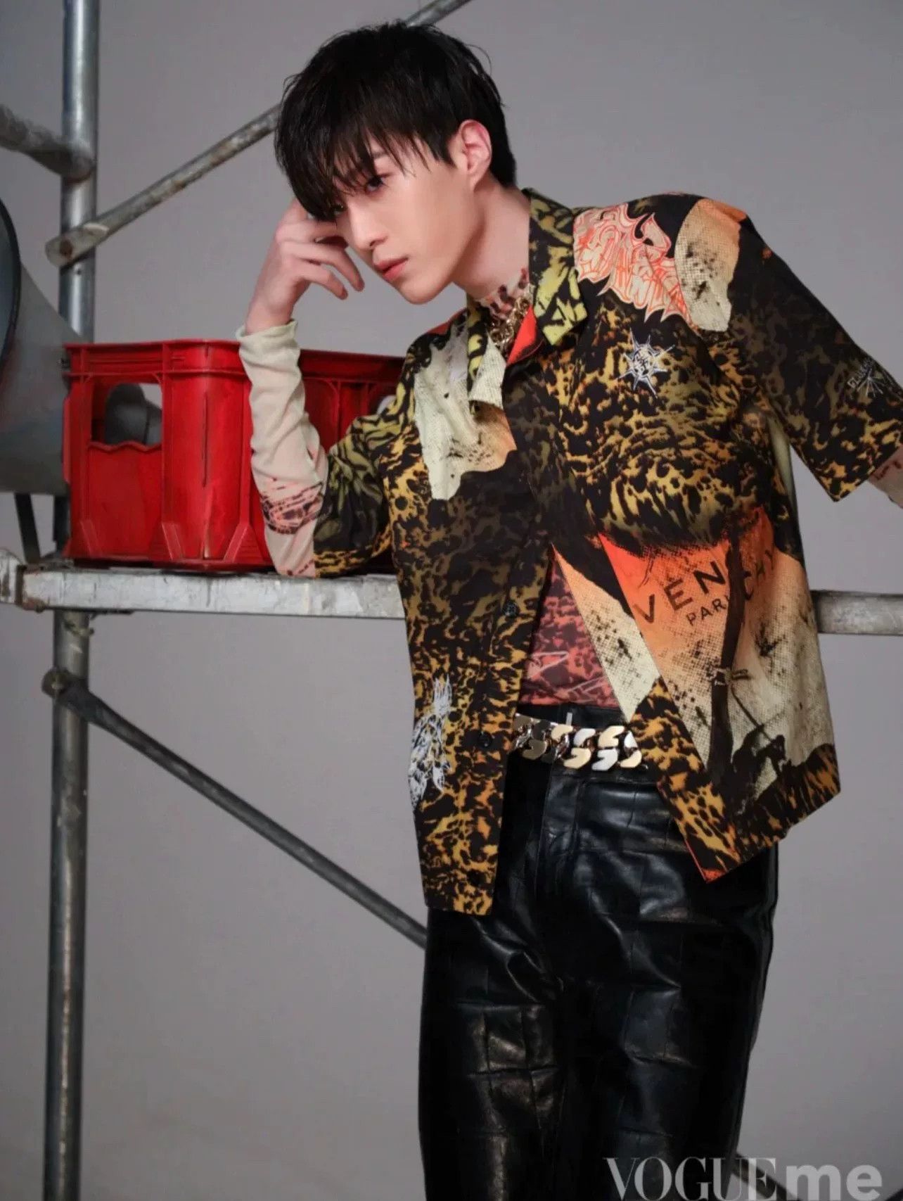 Givenchy Givenchy Boxy Print Cotton Short-Sleeve Shirt Size US XXS / EU 40 - 6 Thumbnail