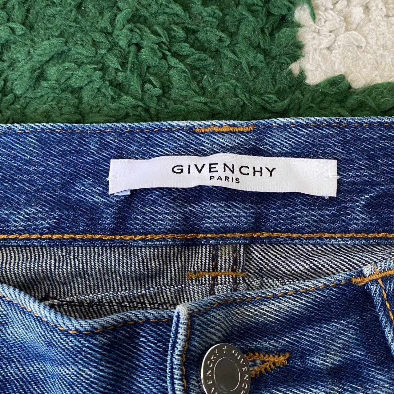 Givenchy Givenchy Solid Color Denim Shorts Size US 30 / EU 46 - 4 Thumbnail