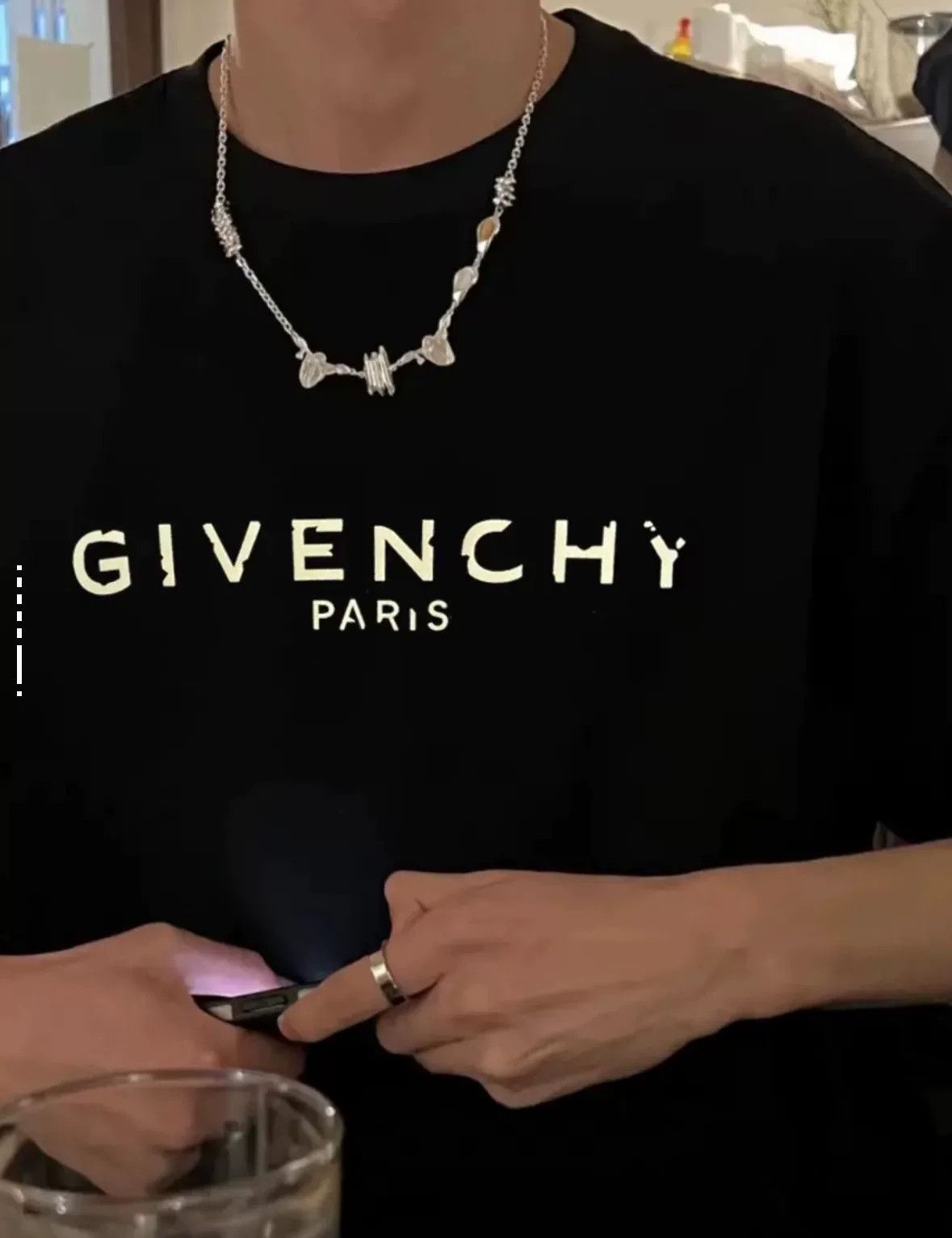 Givenchy Givenchy Distressed Logo Cotton Crewneck T-Shirt Size US XS / EU 42 / 0 - 4 Thumbnail