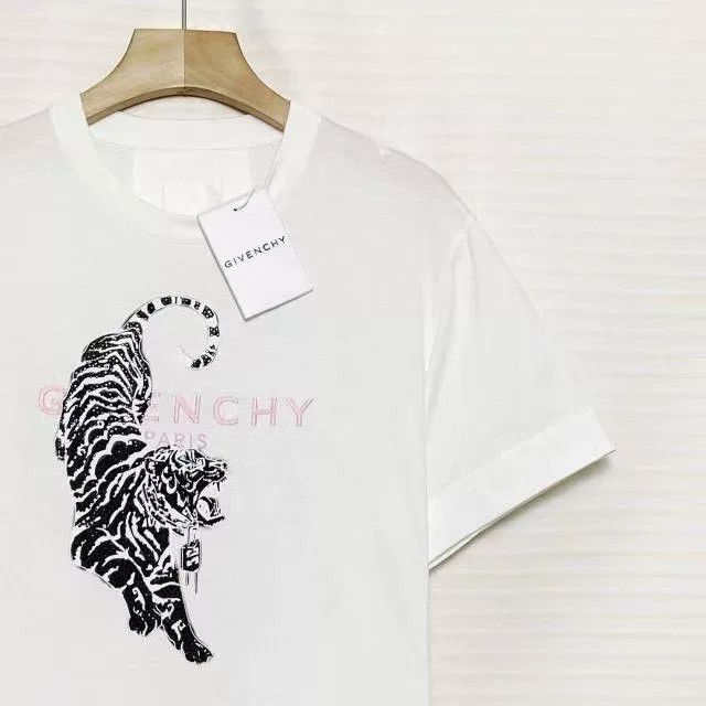 Givenchy Givenchy Crystal Tiger Head Embroidered Crewneck Tee Size US M / EU 48-50 / 2 - 3 Thumbnail