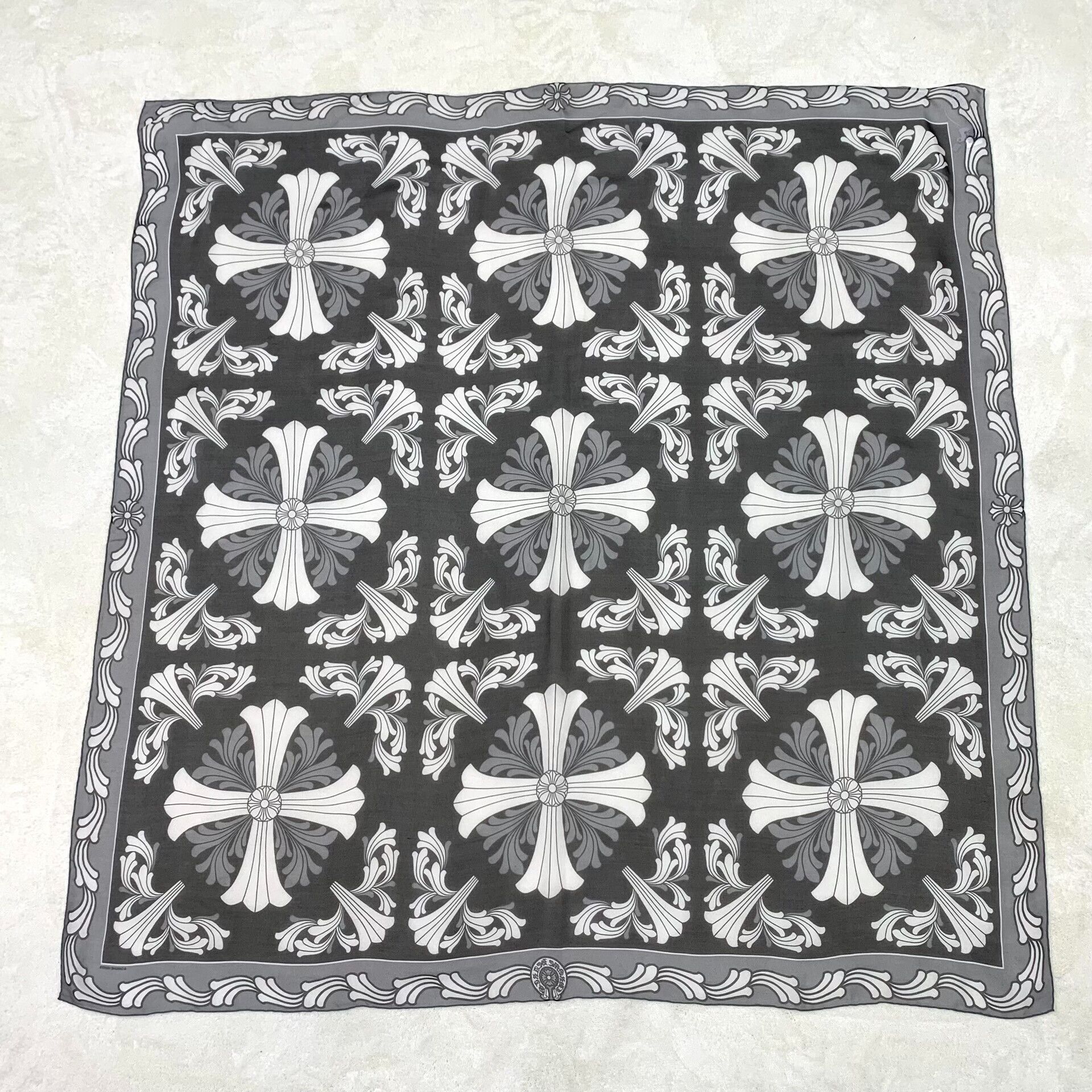 Chrome Hearts Chrome Hearts Gray Cross Print Silk Scarf Size ONE SIZE - 2 Thumbnail