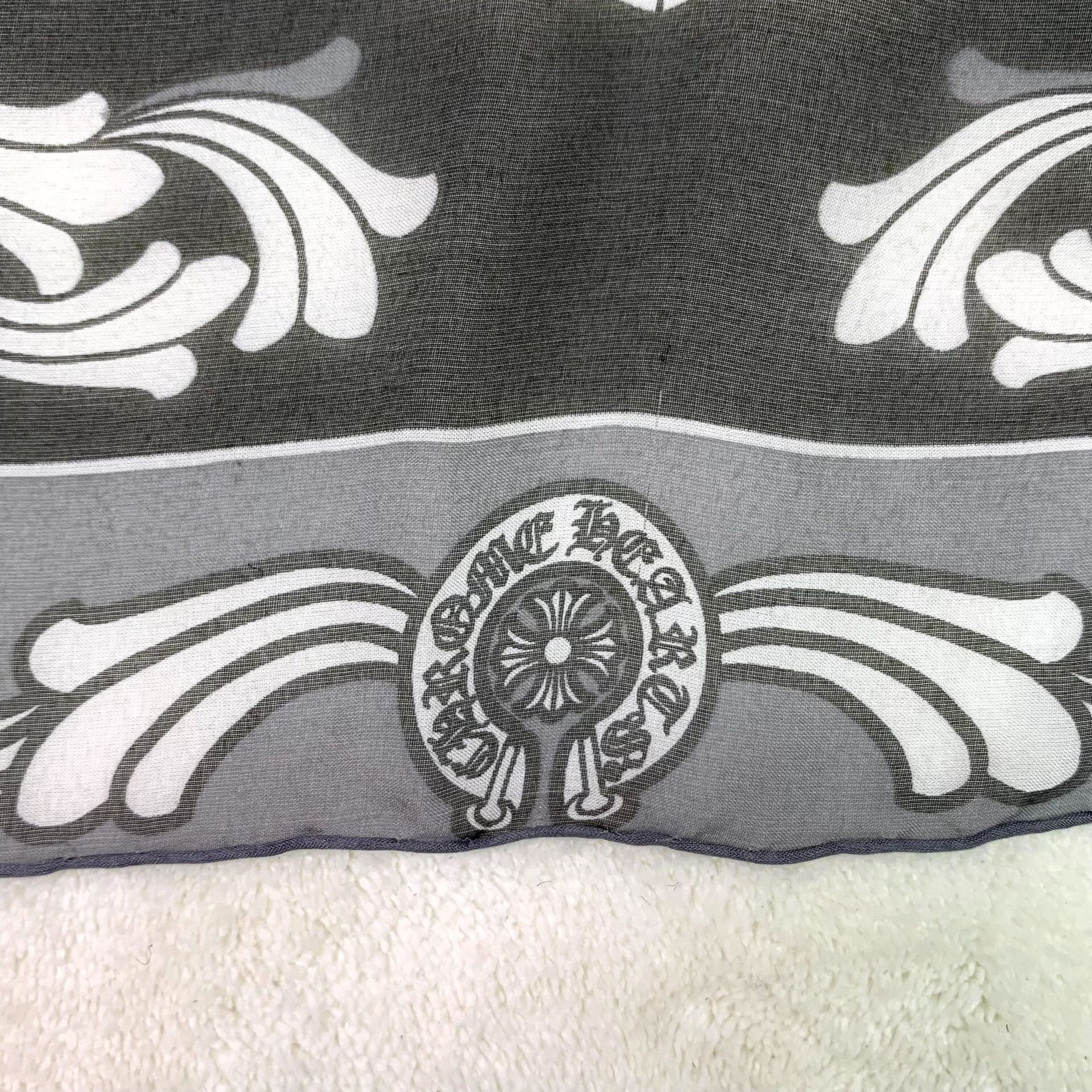 Chrome Hearts Chrome Hearts Gray Cross Print Silk Scarf Size ONE SIZE - 6 Thumbnail
