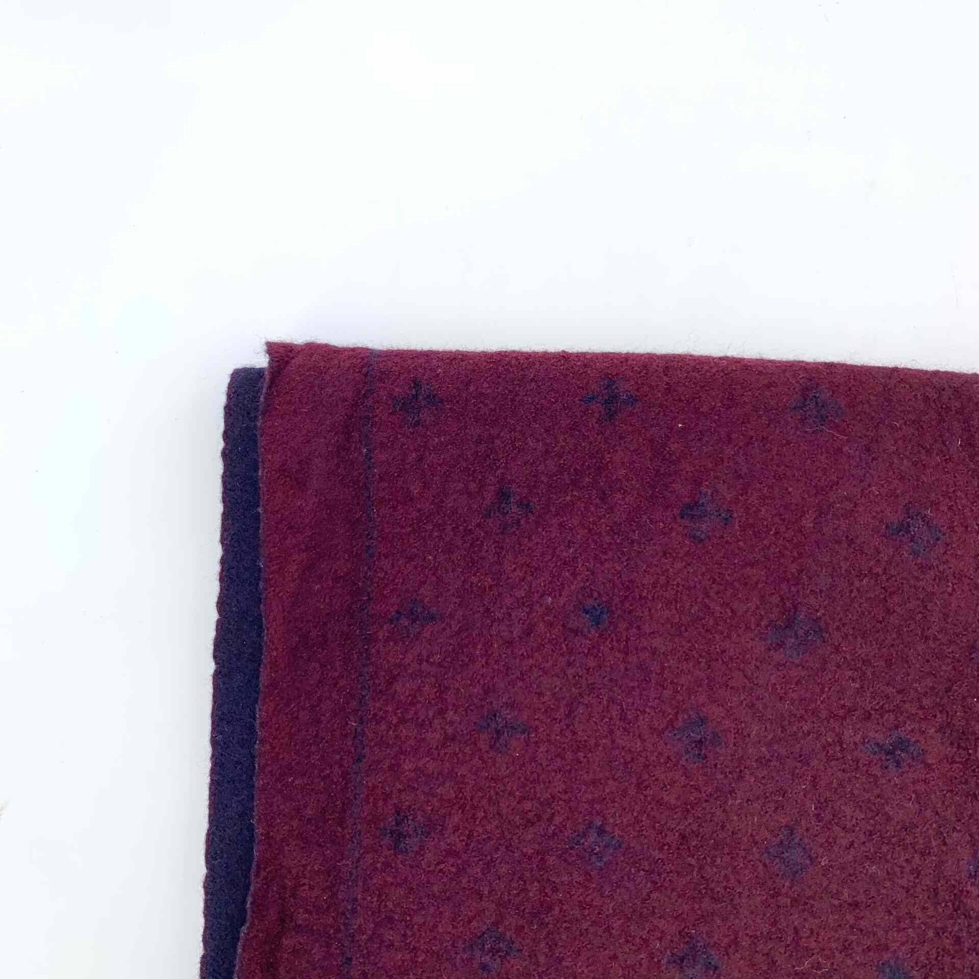 Gucci Gucci Bee Print Wool Scarf Size ONE SIZE - 3 Thumbnail