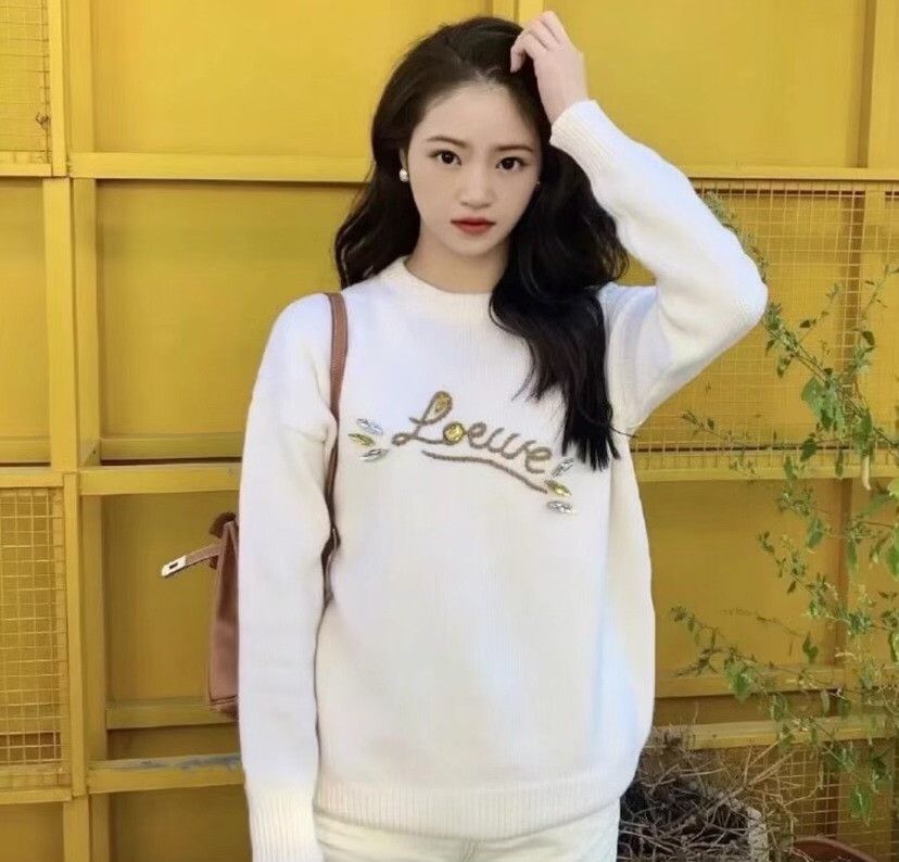 Loewe Loewe Logo Embroidery Diamond Wool Knit Sweater Size L / US 10 / IT 46 - 7 Thumbnail