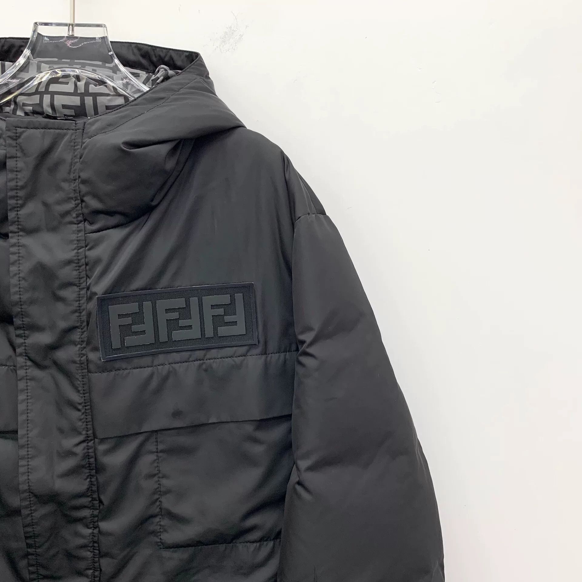 Fendi Fendi Black Logo Down Jacket Size US M / EU 48-50 / 2 - 3 Thumbnail