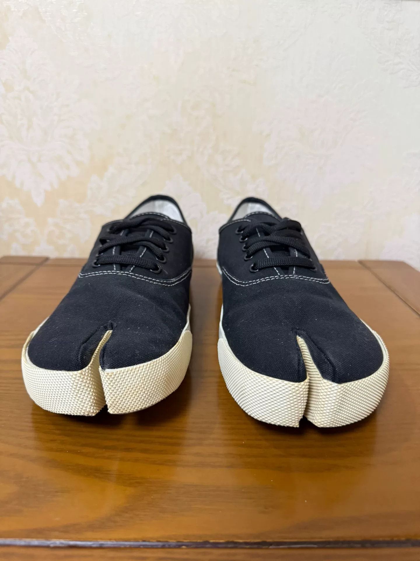 Maison Margiela Maison Margiela Orange Lowtop Sneakers 11 Men Size US 11 / EU 44 - 2 Thumbnail