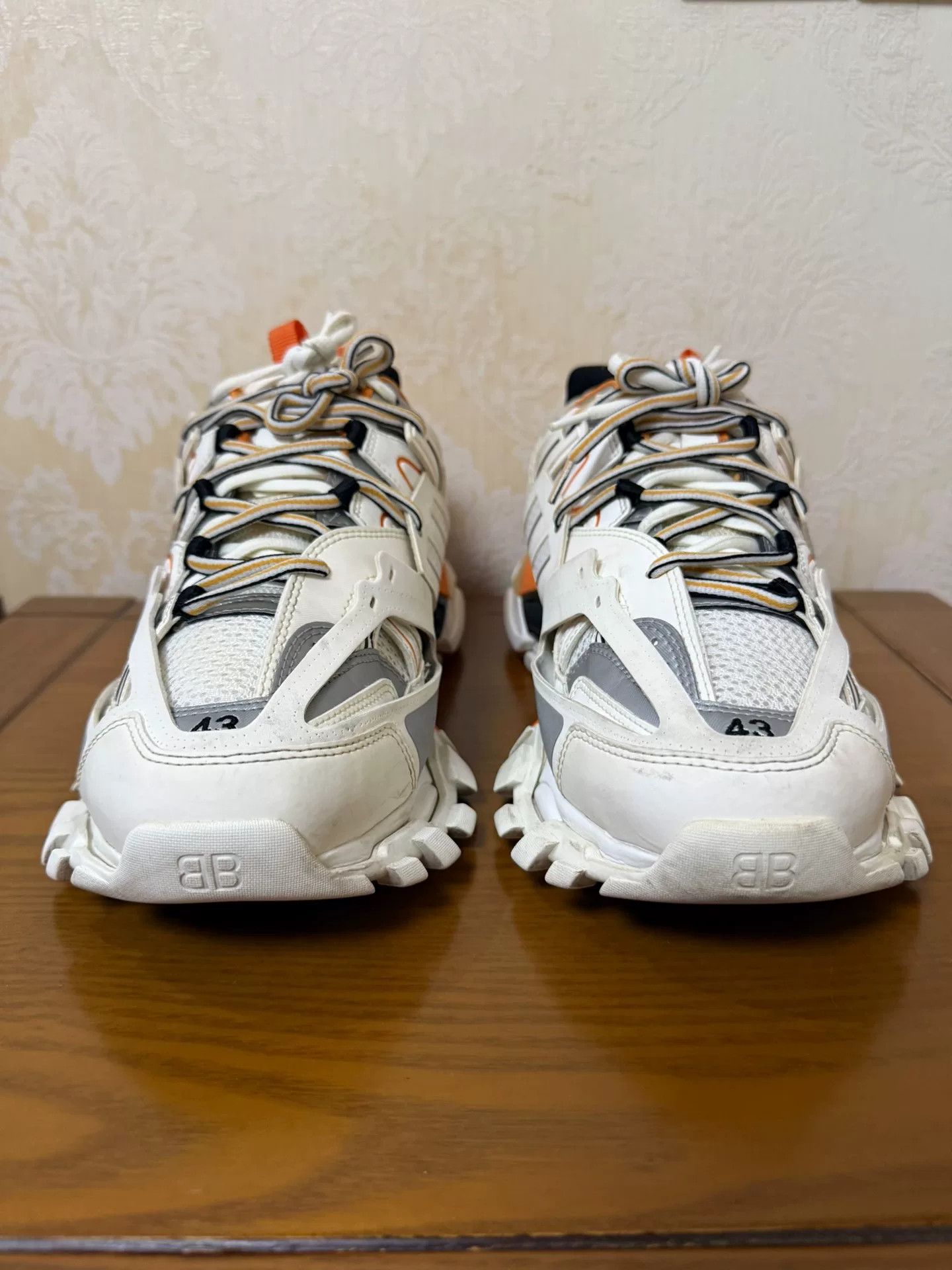 Balenciaga Balenciaga Orange Lowtop Sneakers 43 Women Size US 11.5 / IT 41.5 - 2 Thumbnail