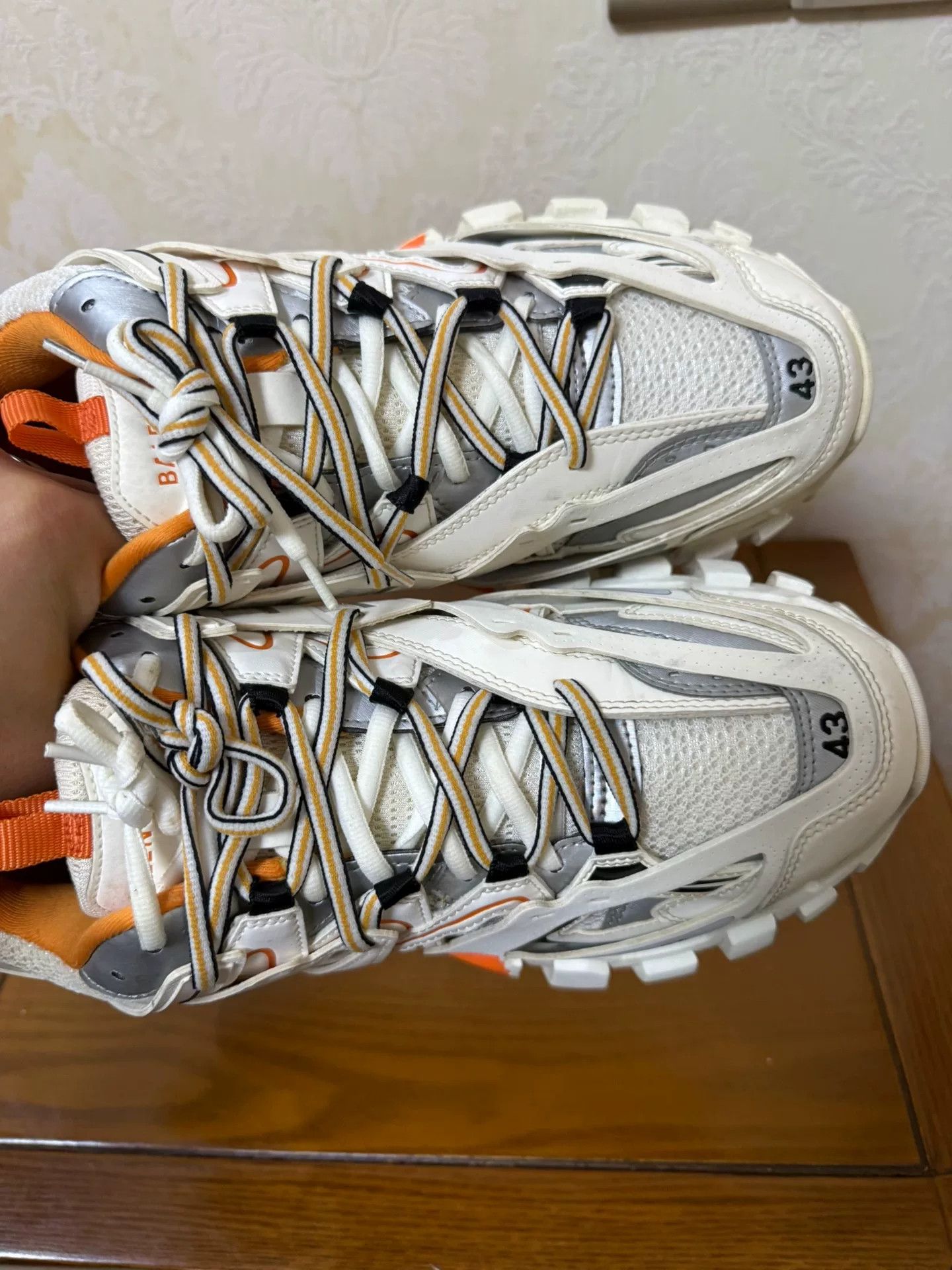 Balenciaga Balenciaga Orange Lowtop Sneakers 43 Women Size US 11.5 / IT 41.5 - 5 Thumbnail