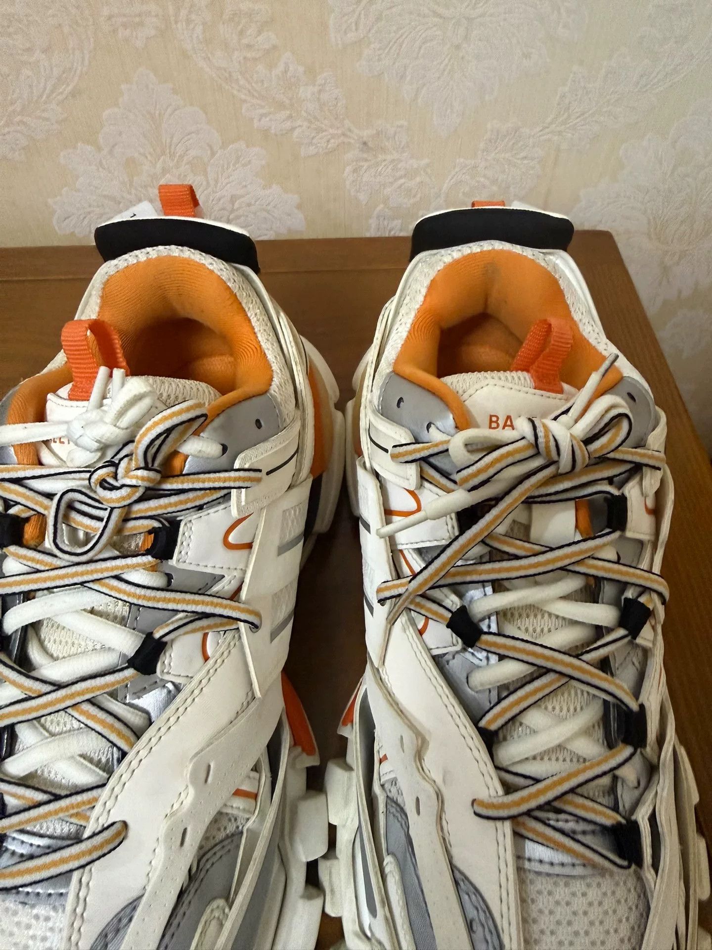 Balenciaga Balenciaga Orange Lowtop Sneakers 43 Women Size US 11.5 / IT 41.5 - 6 Thumbnail